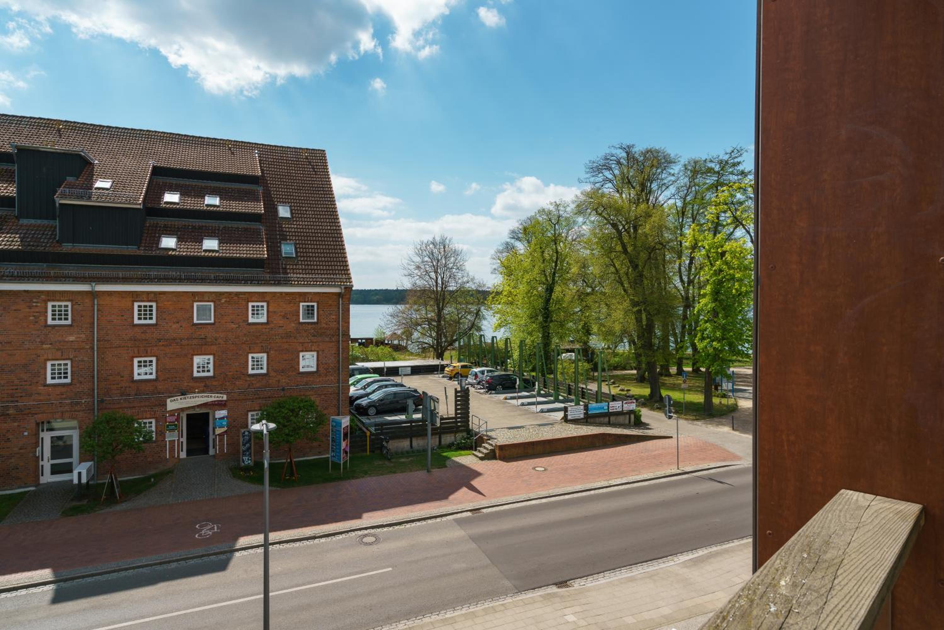Double Room with Balcony - Disability Access photo 3
