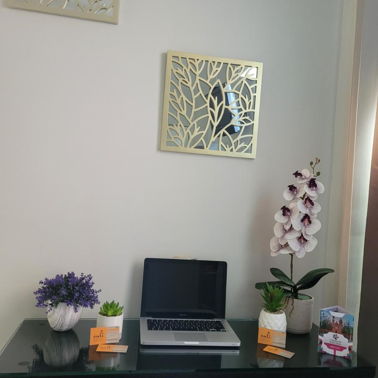 Standard Queen Room - Photo 9