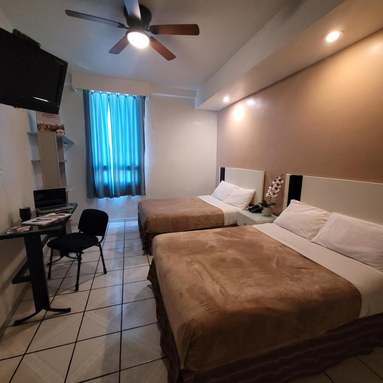 Twin Room - Photo 7