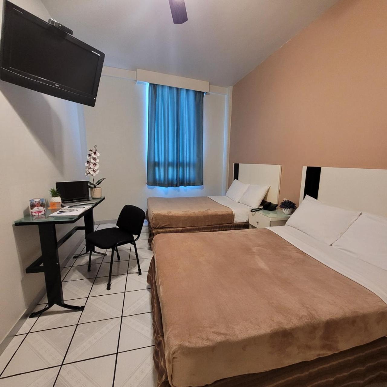 Twin Room - Photo 6