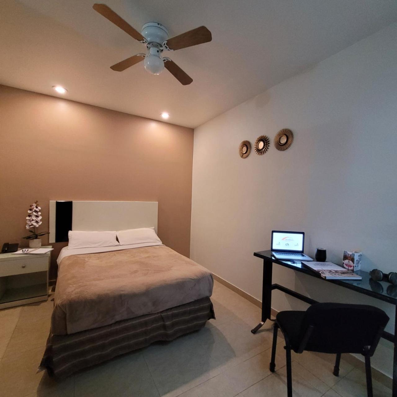 Standard Queen Room - Photo 2