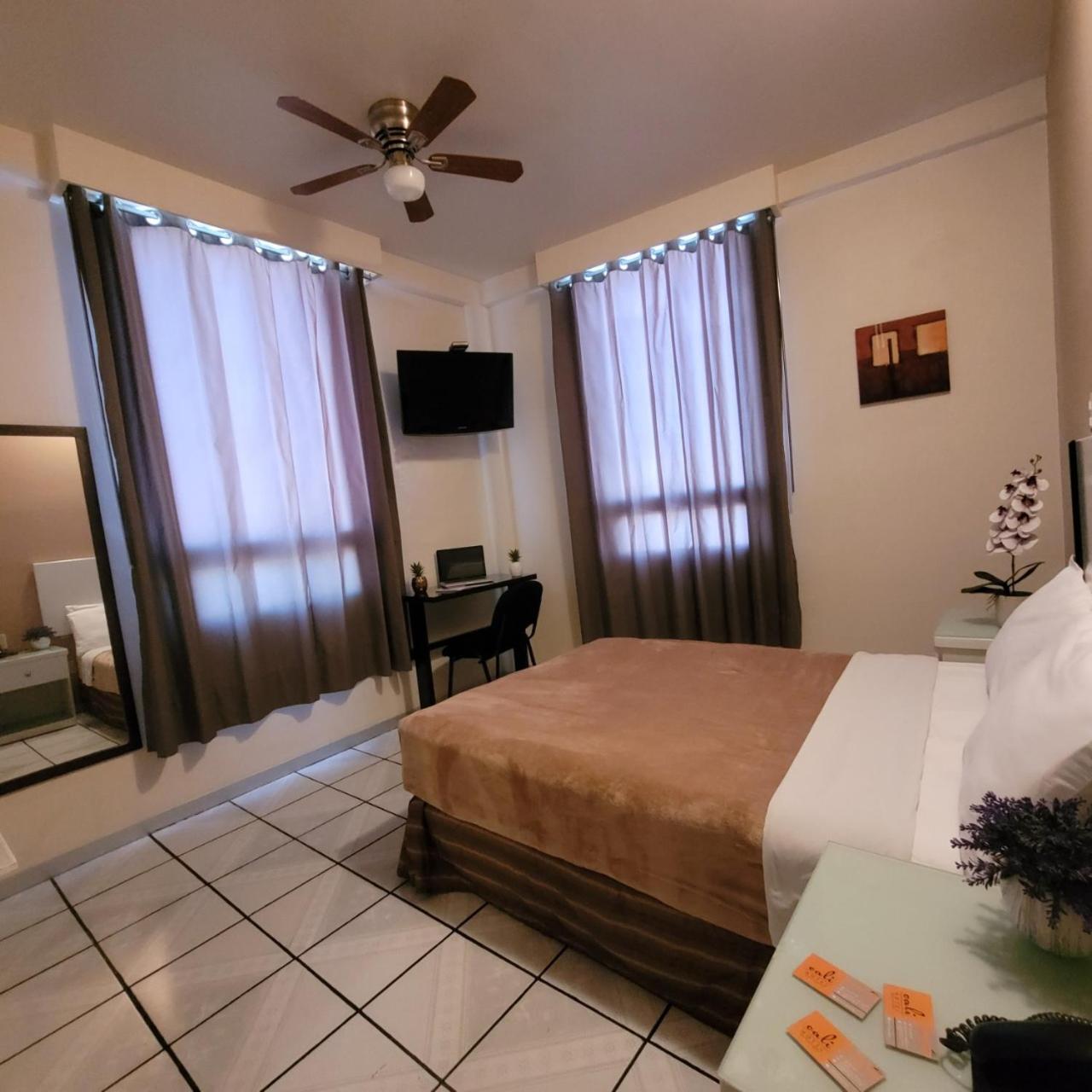 Standard Queen Room - Photo 11