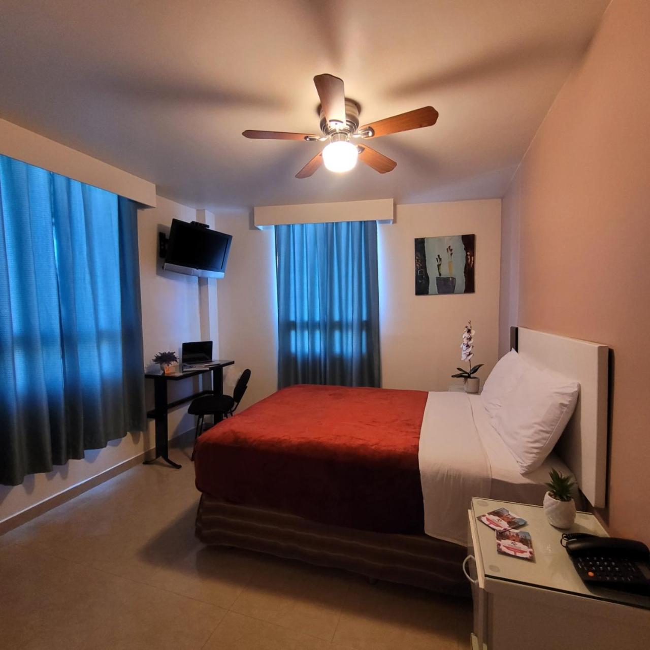 Standard Queen Room - Photo 10