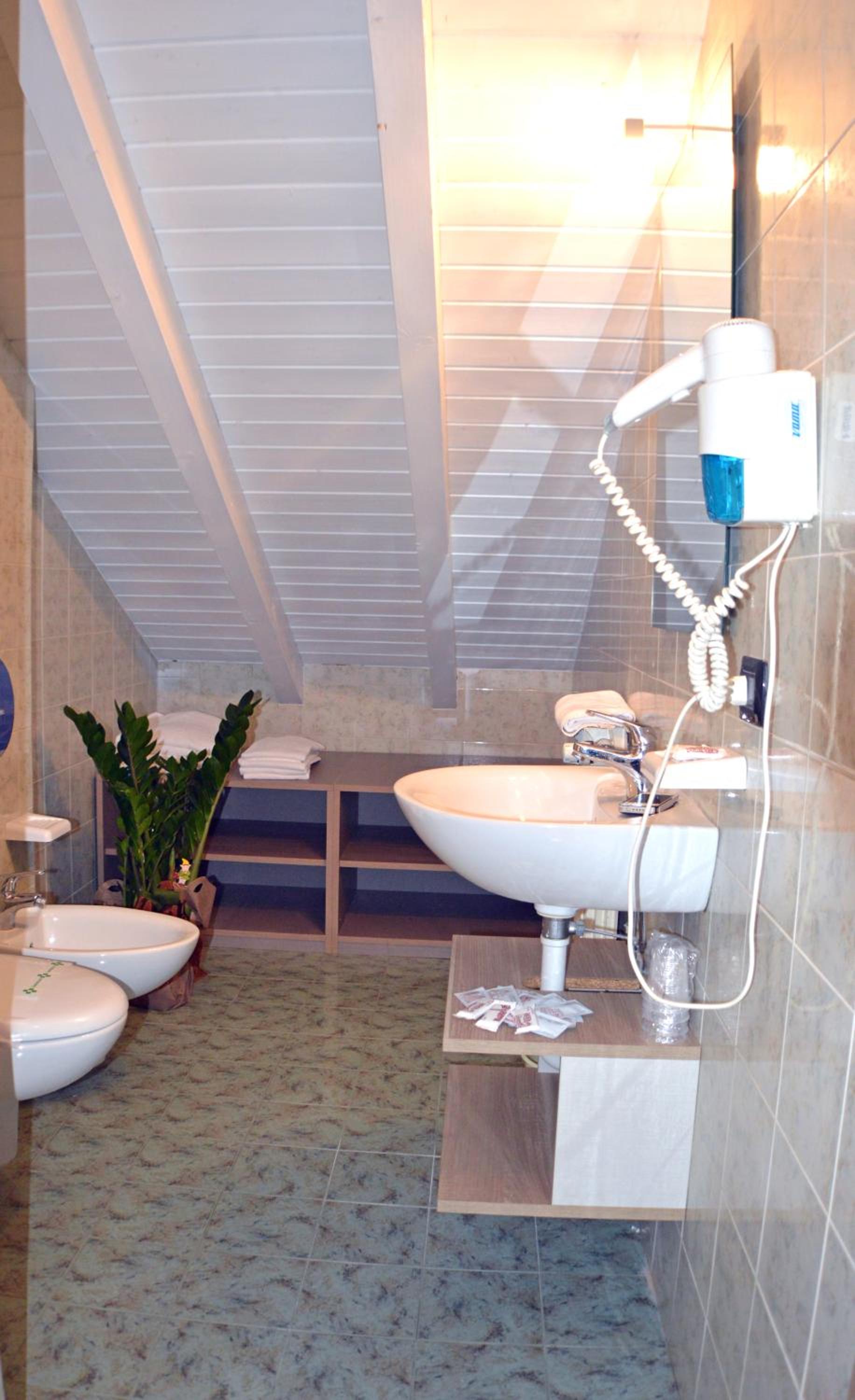 Triple Room - Photo 5