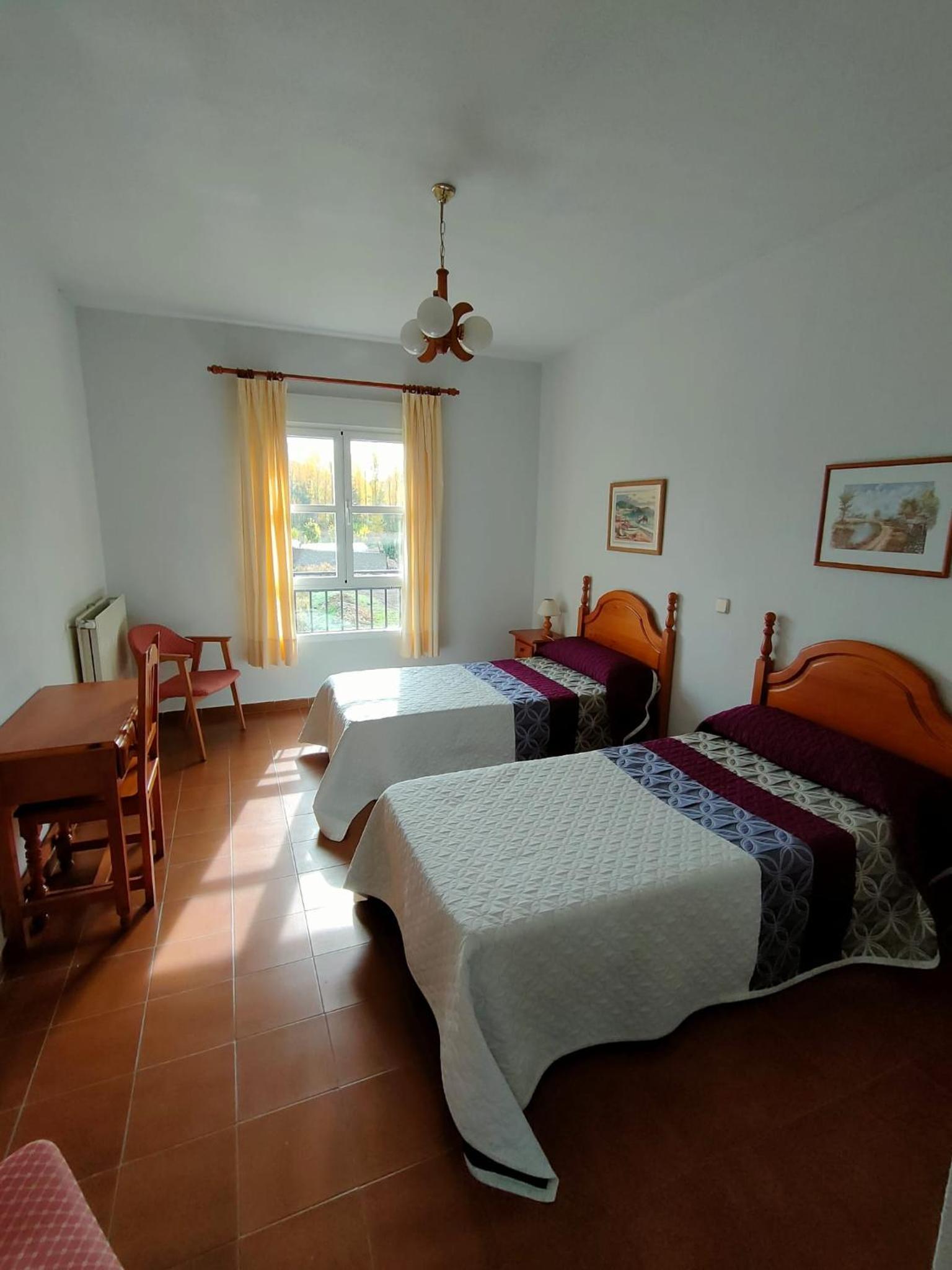 Seven-Bedroom House photo 3