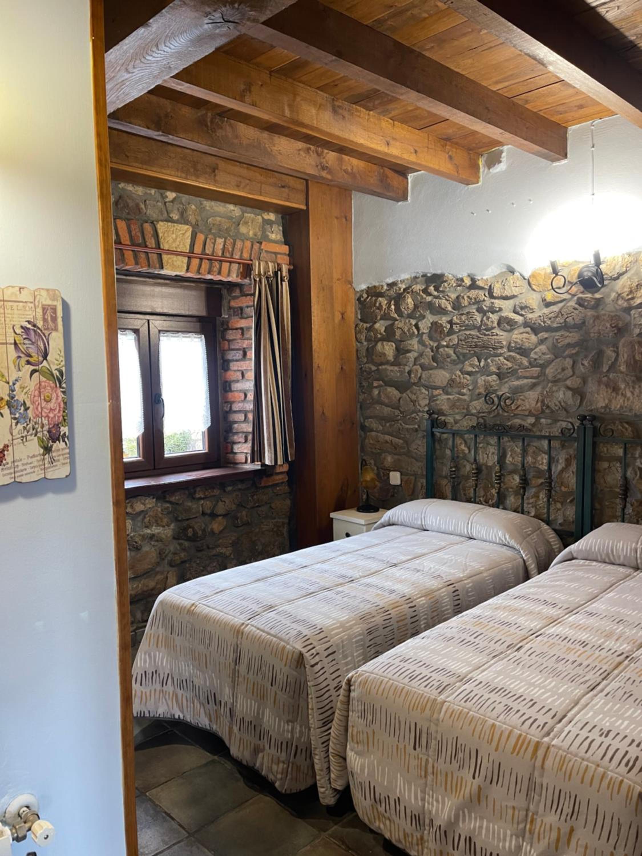 Twin Room - Photo 1
