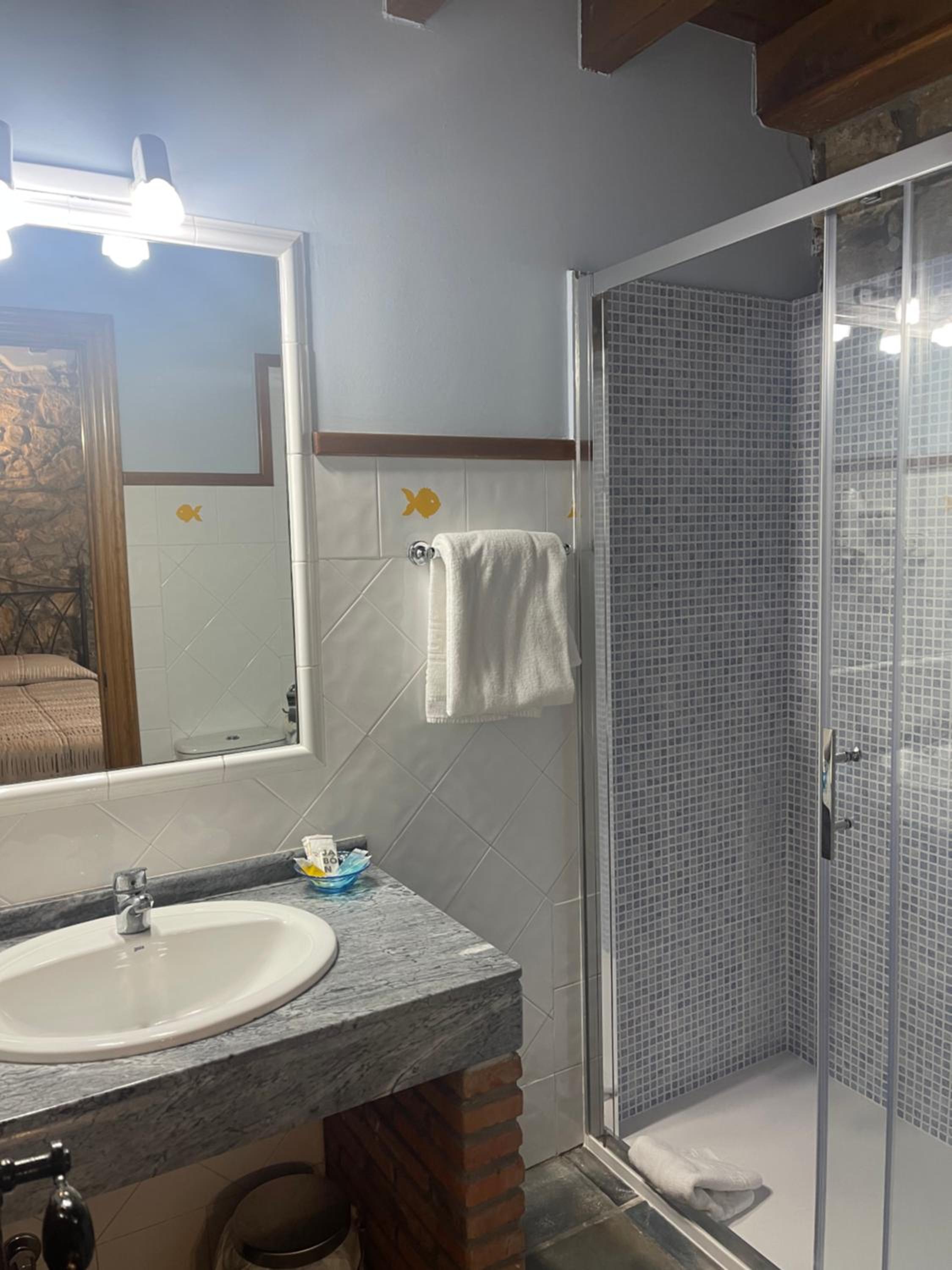 Double Room - Photo 2