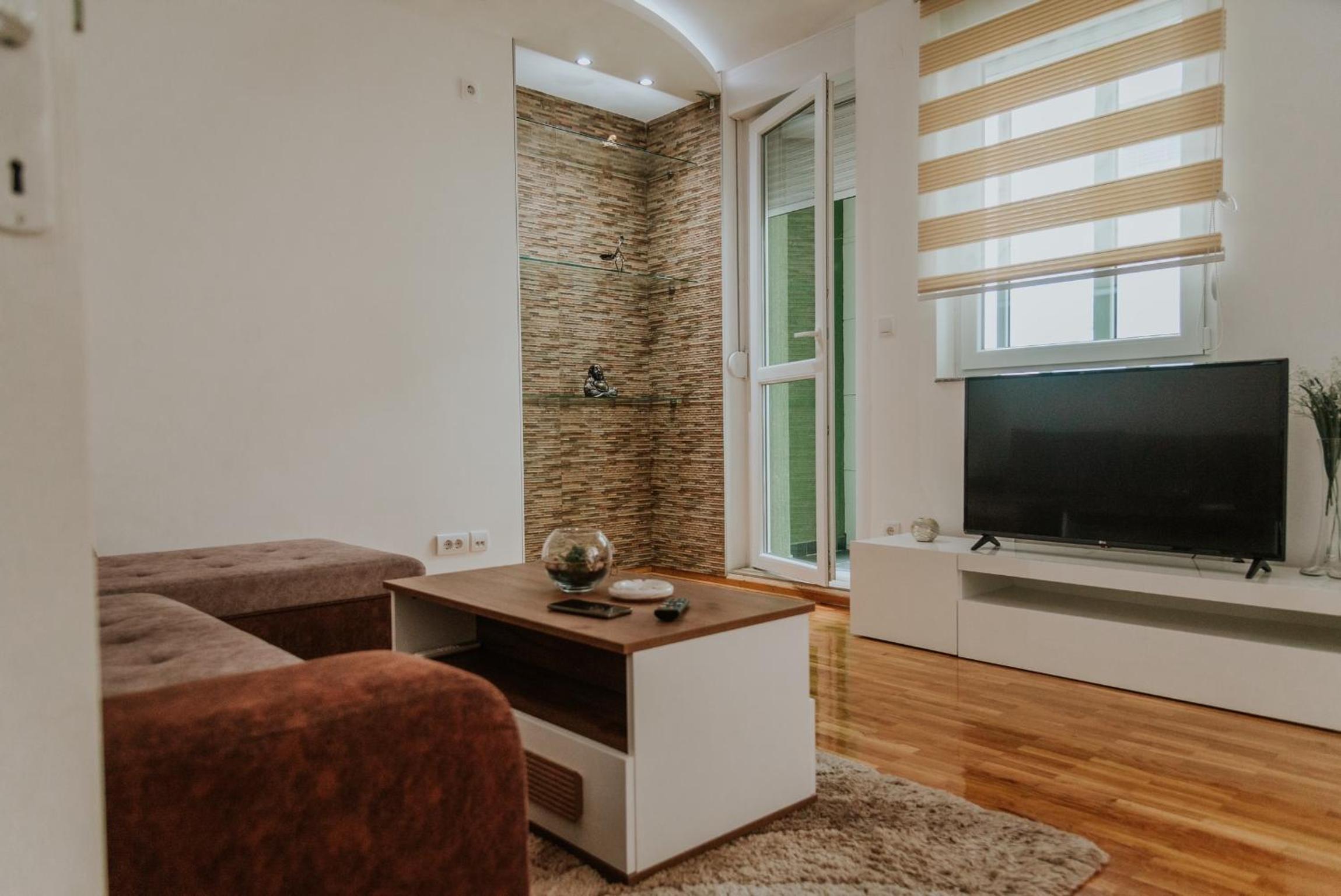 One-Bedroom Apartment photo 1