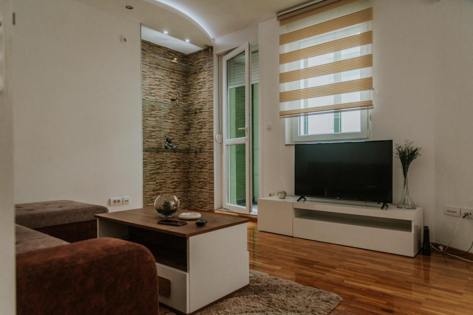 One-Bedroom Apartment photo 2