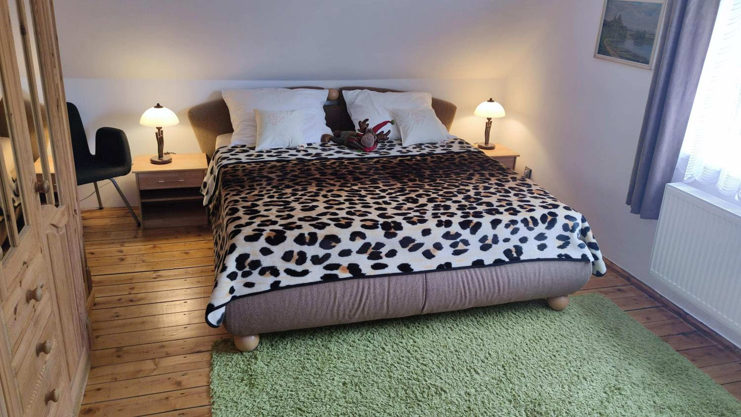 Five-Bedroom House photo 1