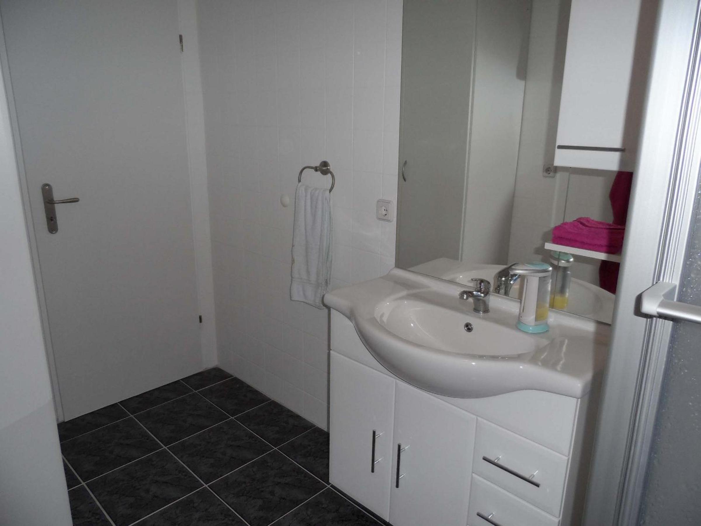 Apartment with Mountain View photo 3