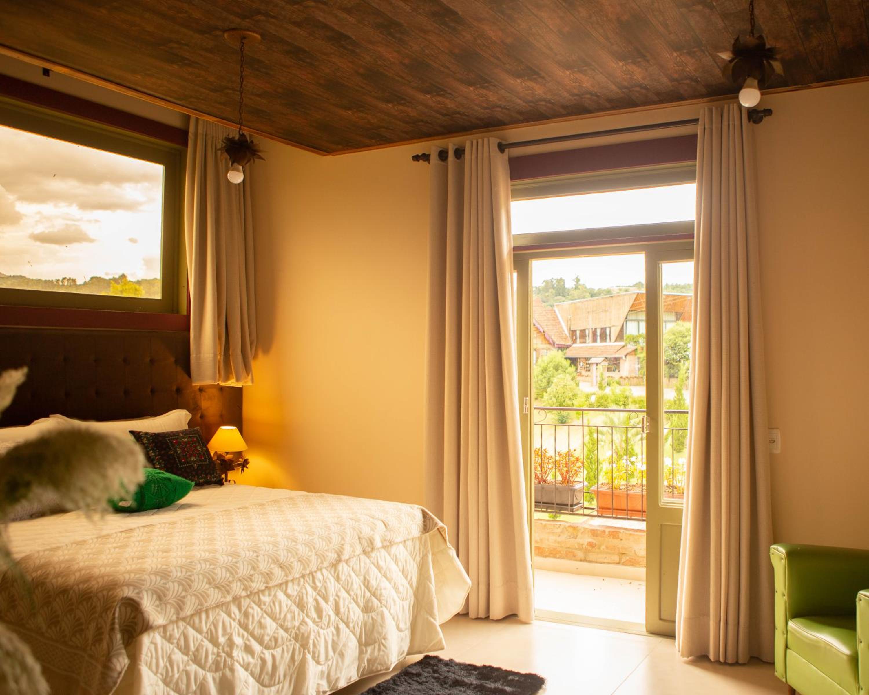 Suite with Balcony photo 1