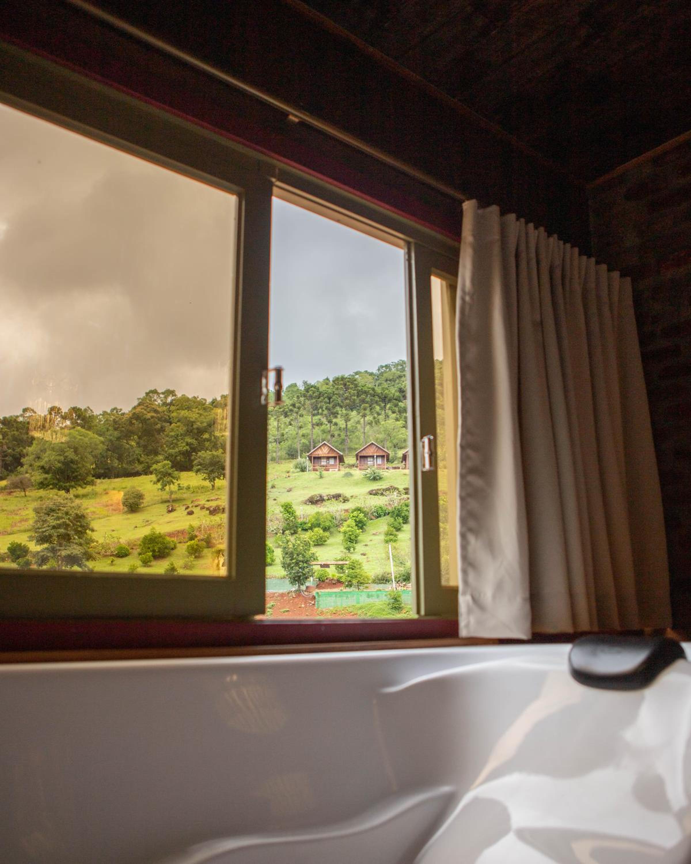 Deluxe Suite with Spa Bath photo 2