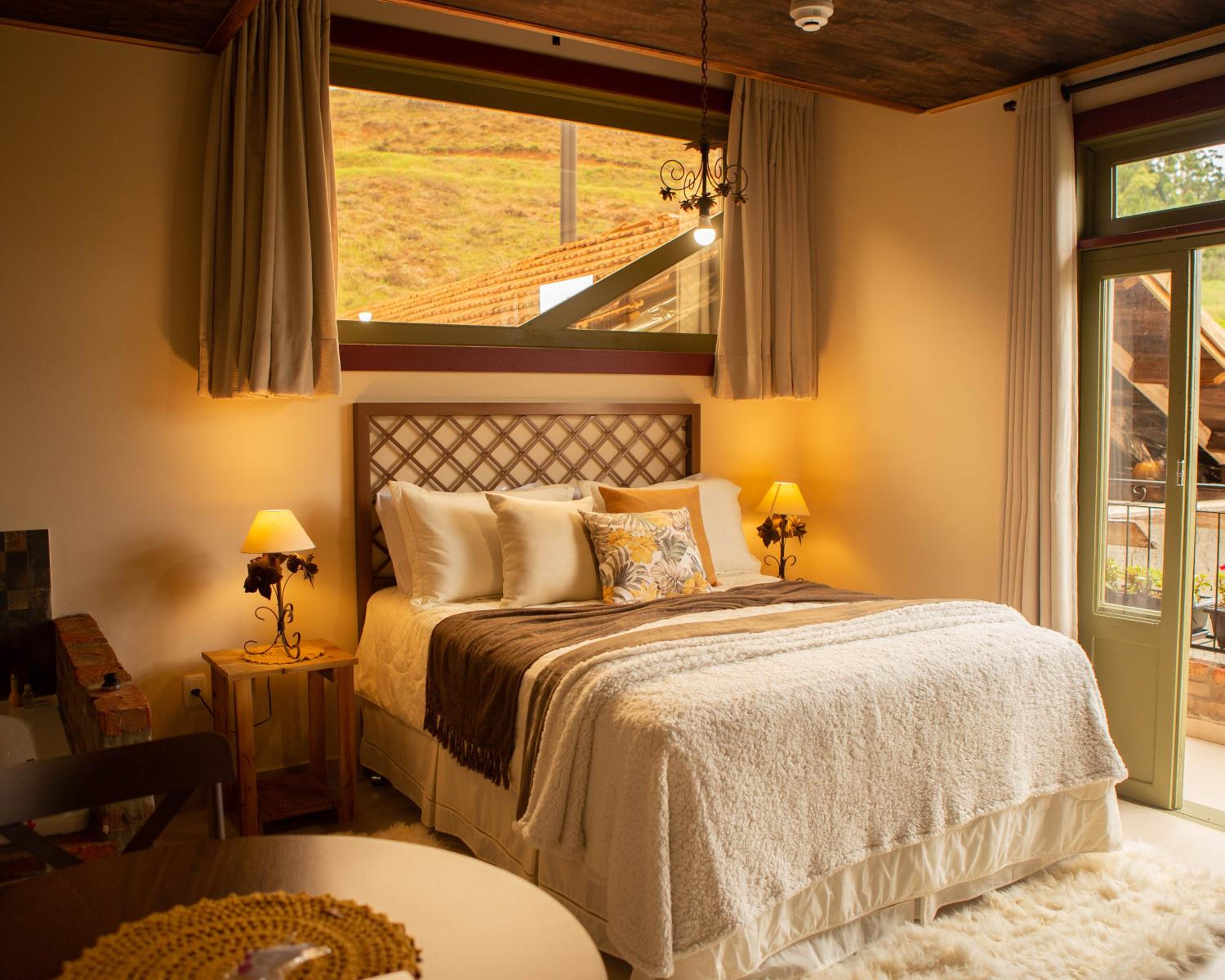 Suite with Spa Bath photo 3