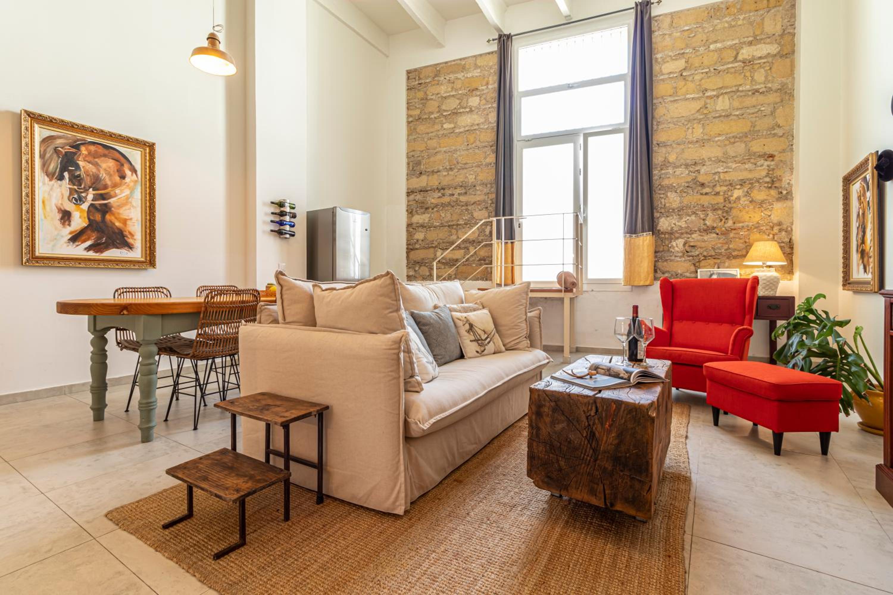 Loft - Photo 1