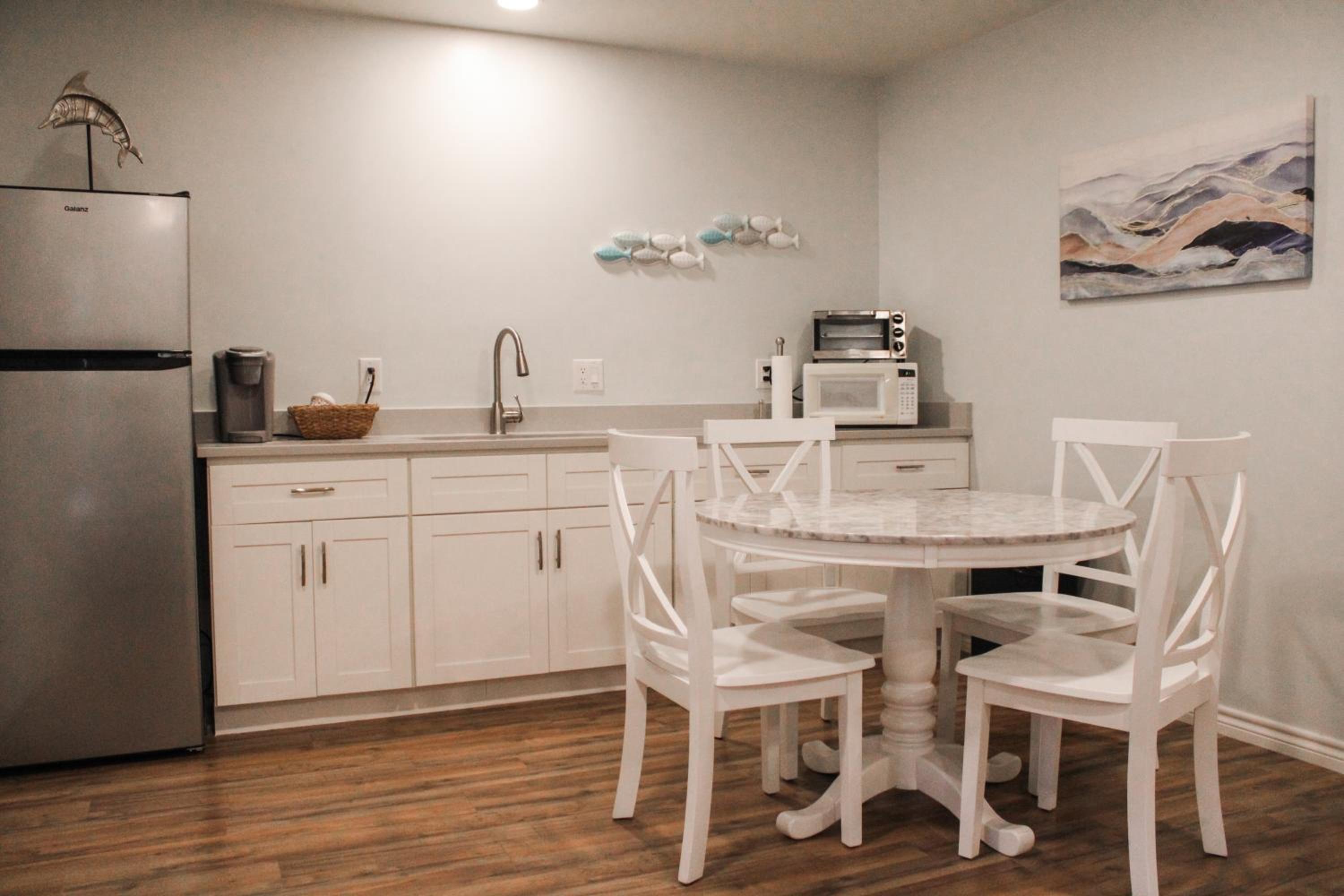 Suite with Lake View - Photo 4