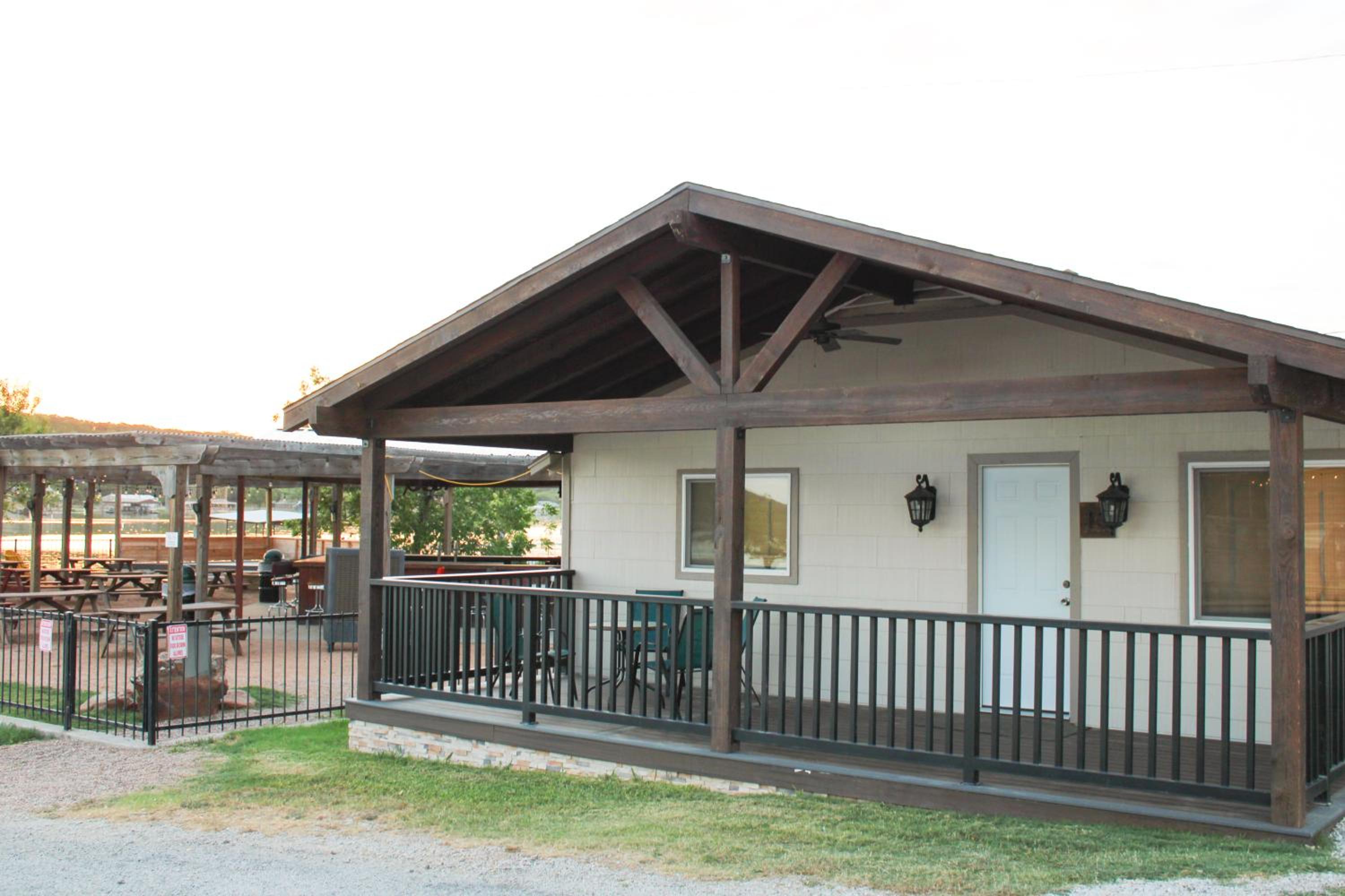 Bungalow - Photo 2