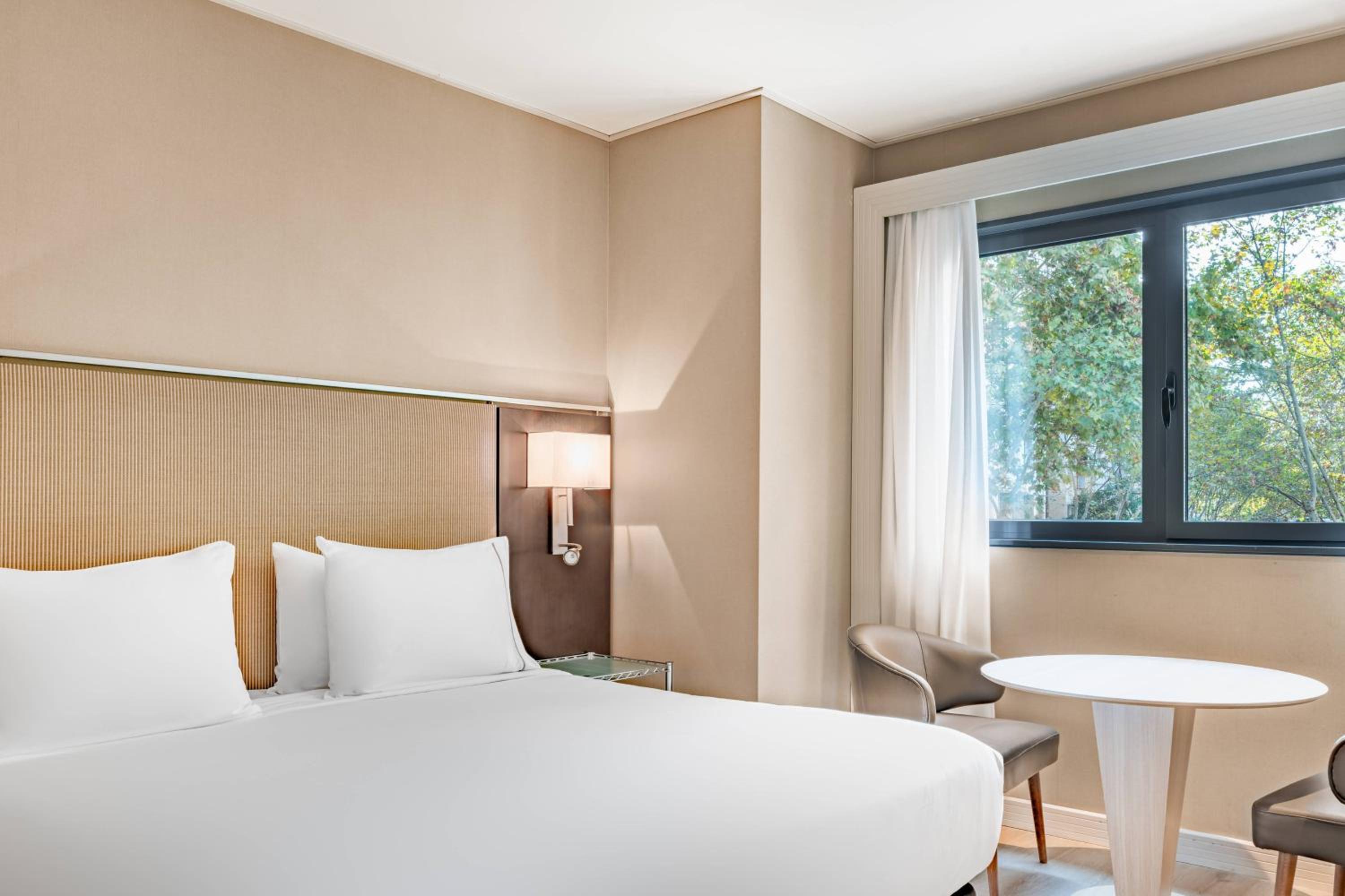 Superior Room, Guest room, 1 King