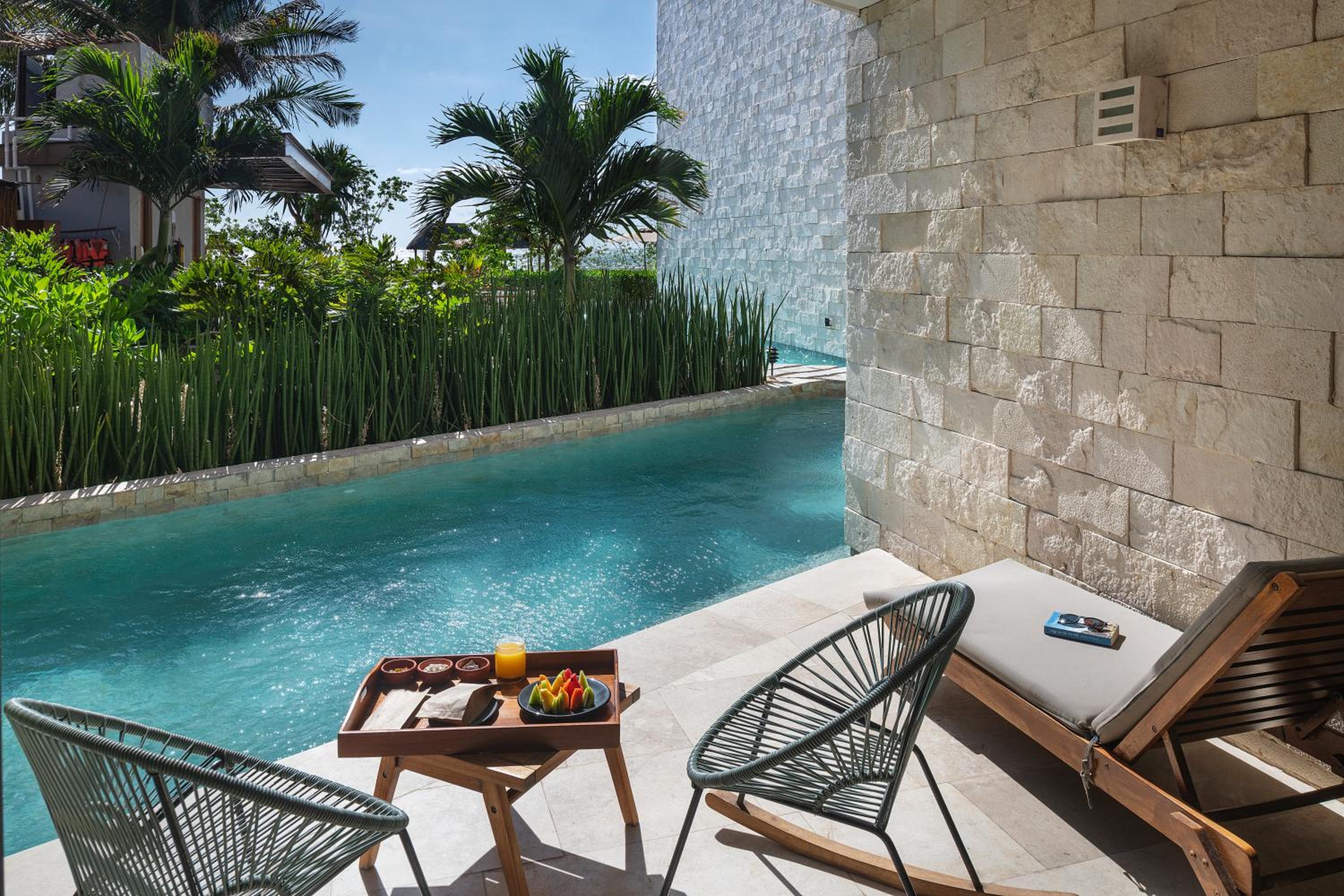 Swim-up Room - Photo 6