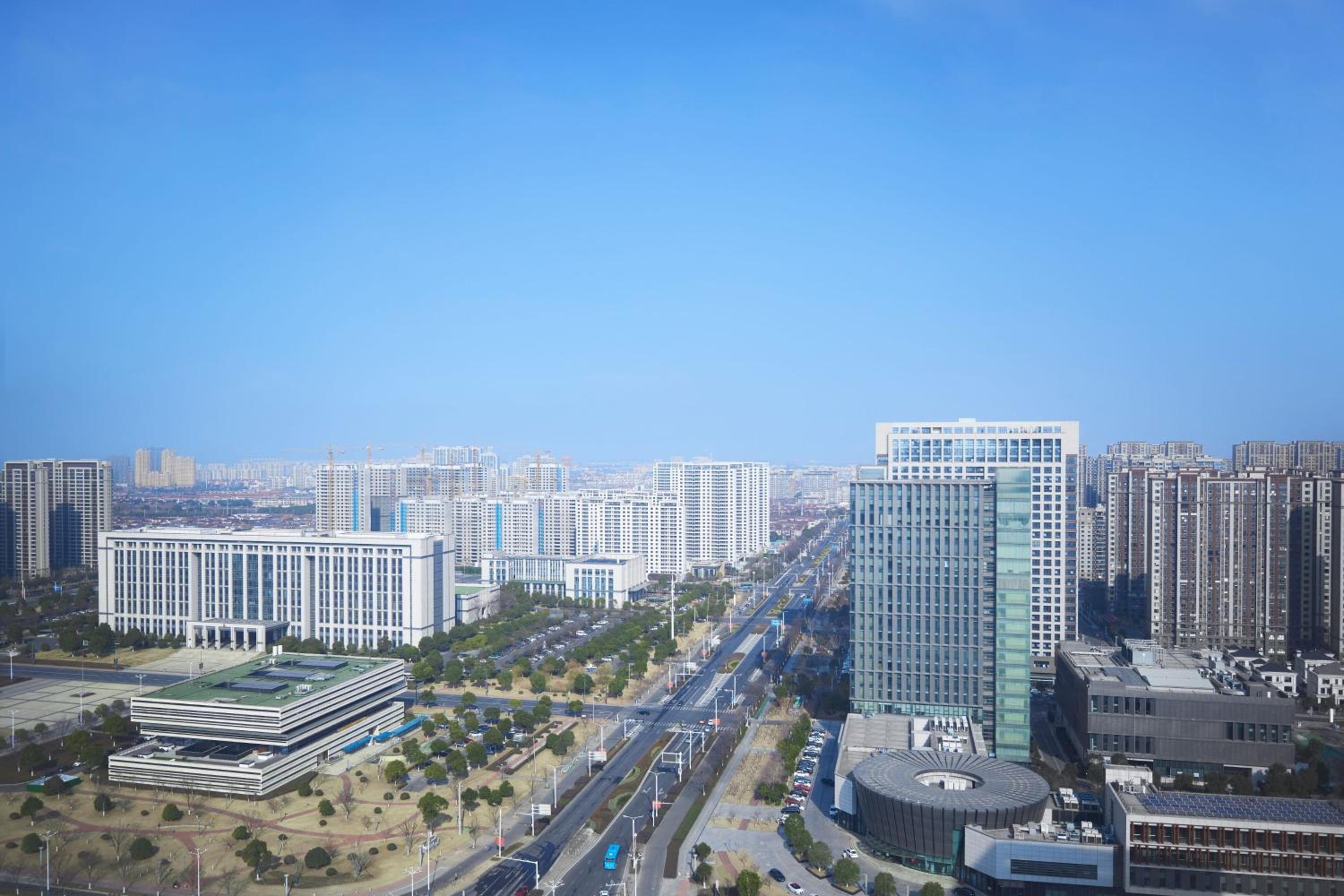 Premier King Room with City View