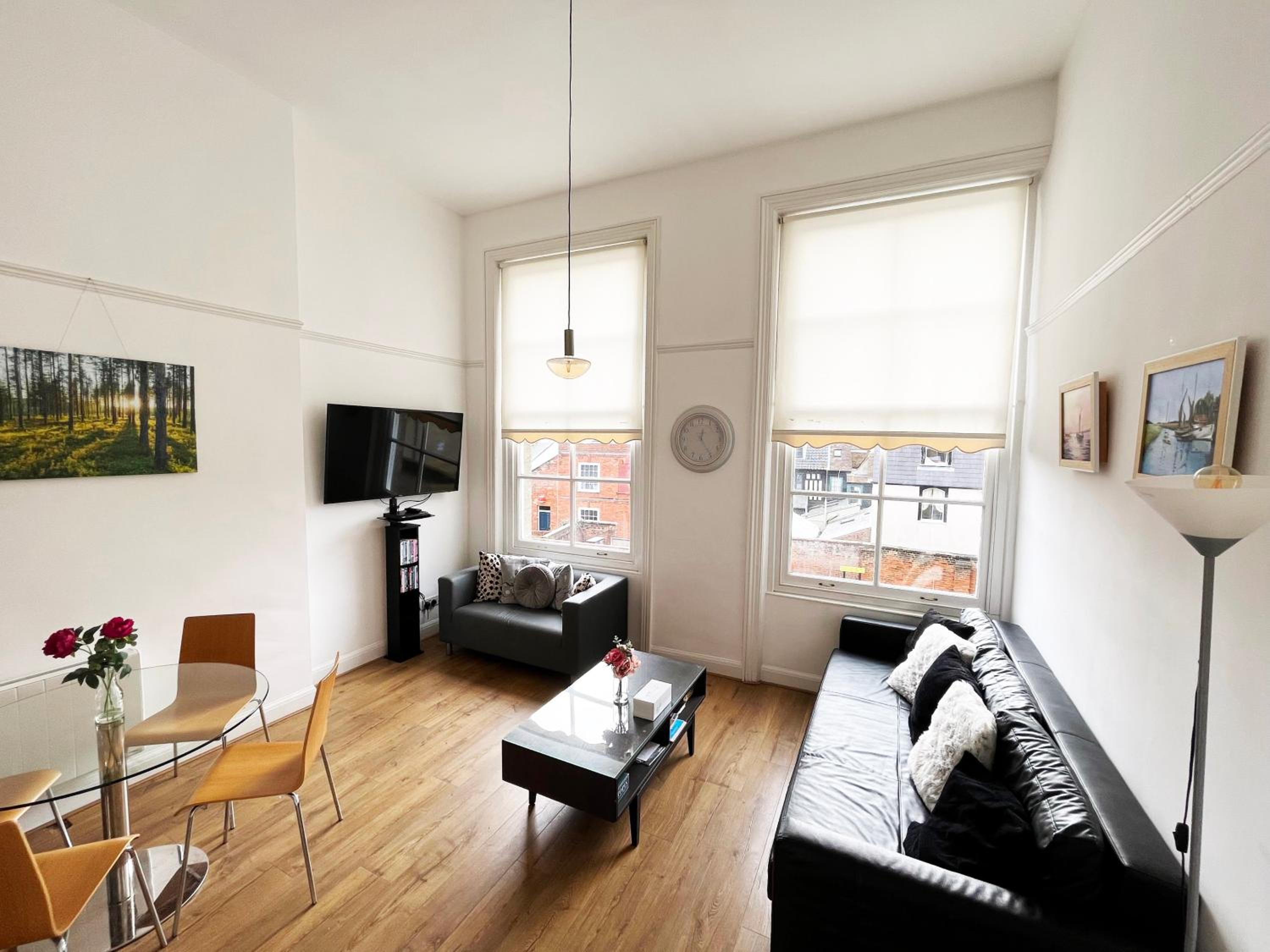 Apartment photo 1