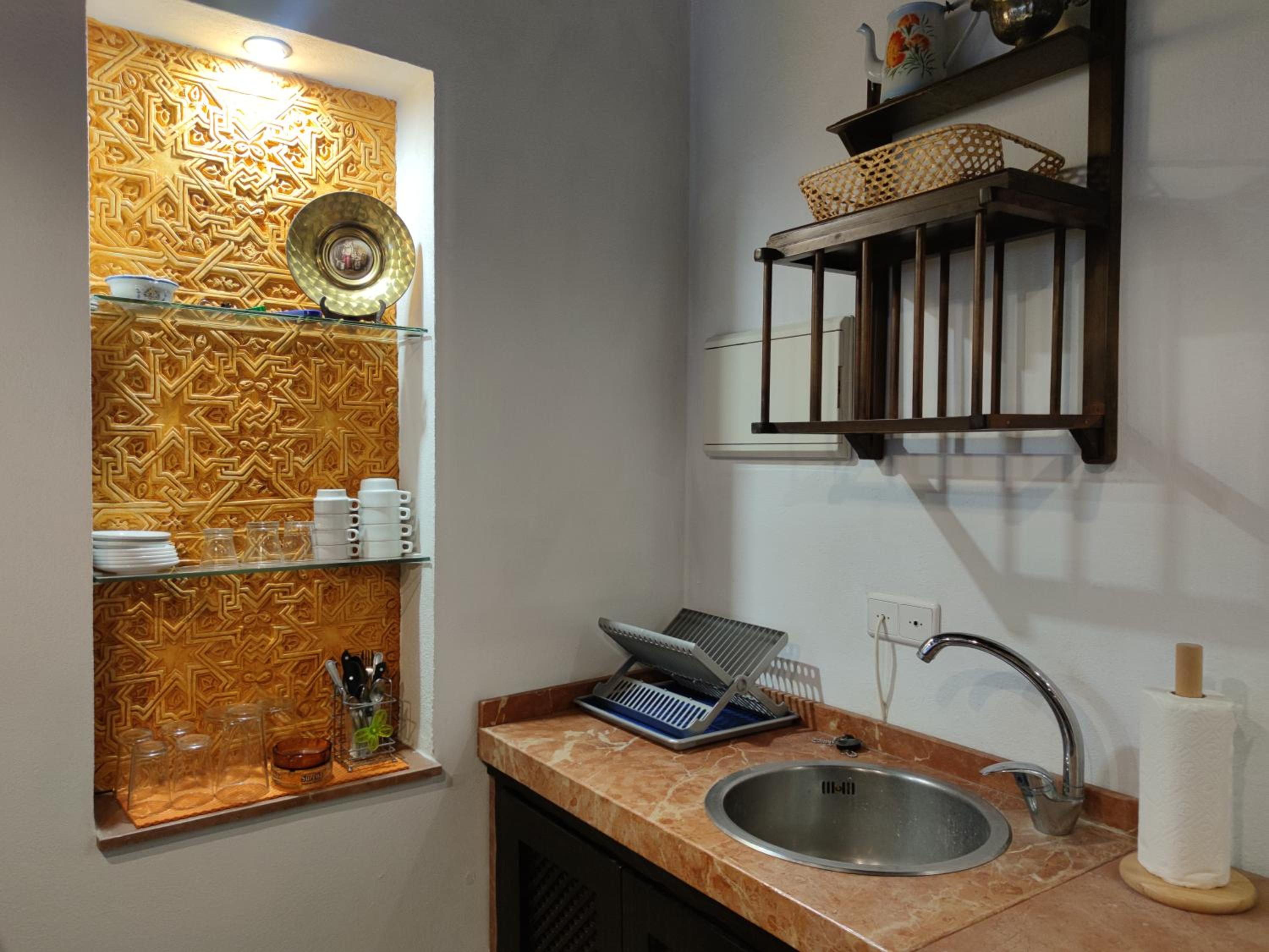 Apartment with Terrace - Photo 7