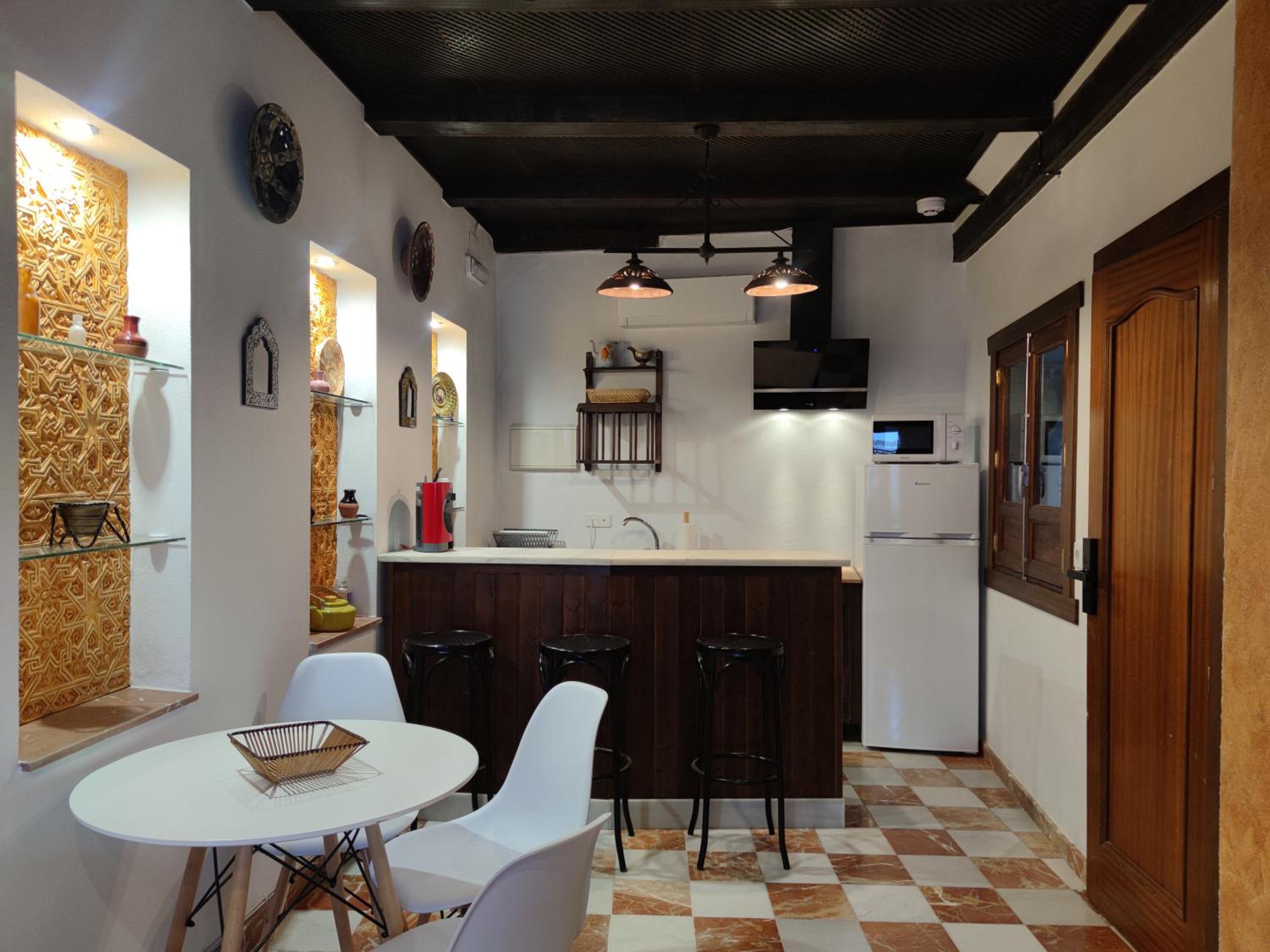 Apartment with Terrace - Photo 27