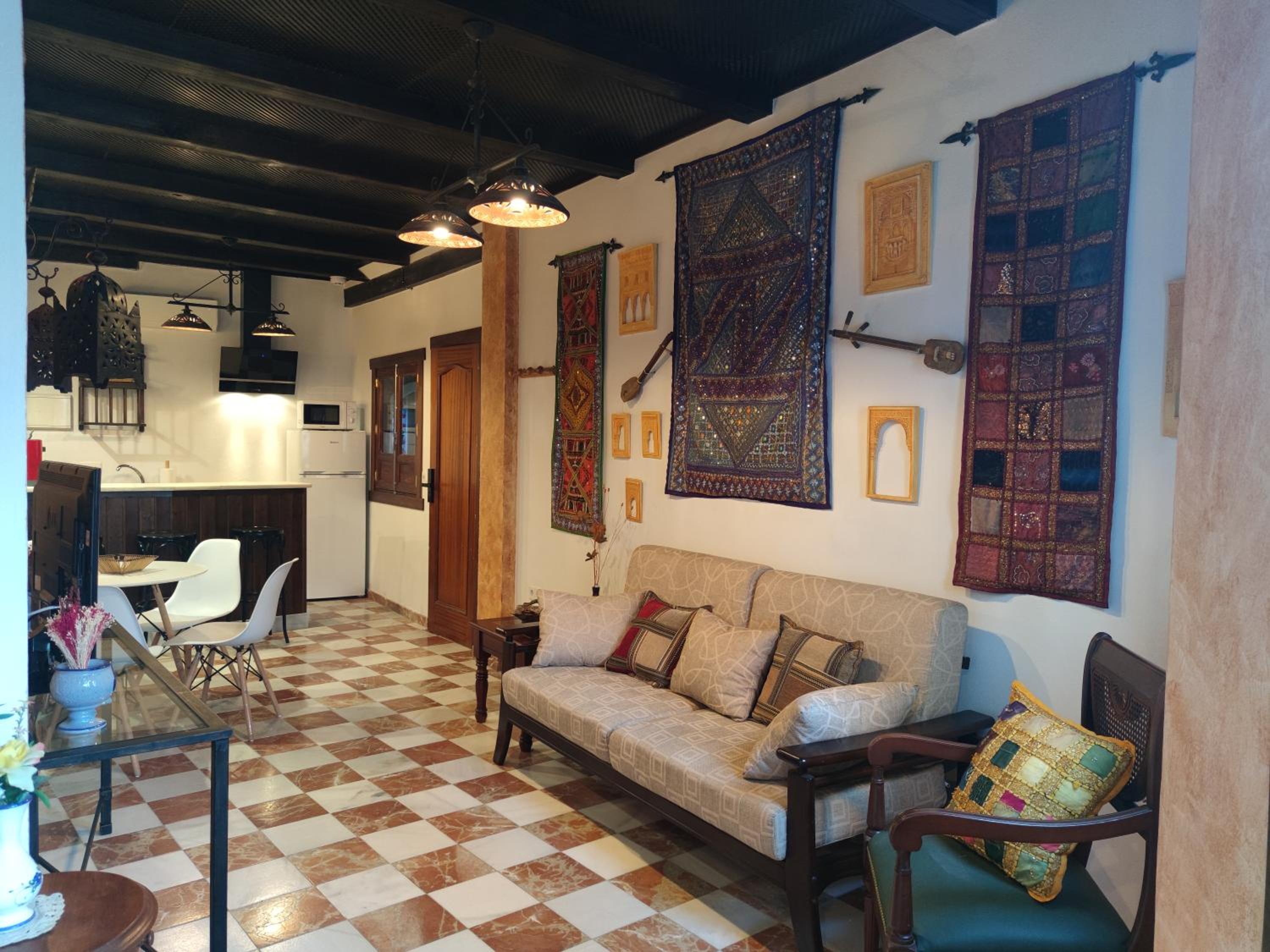 Apartment with Terrace - Photo 35
