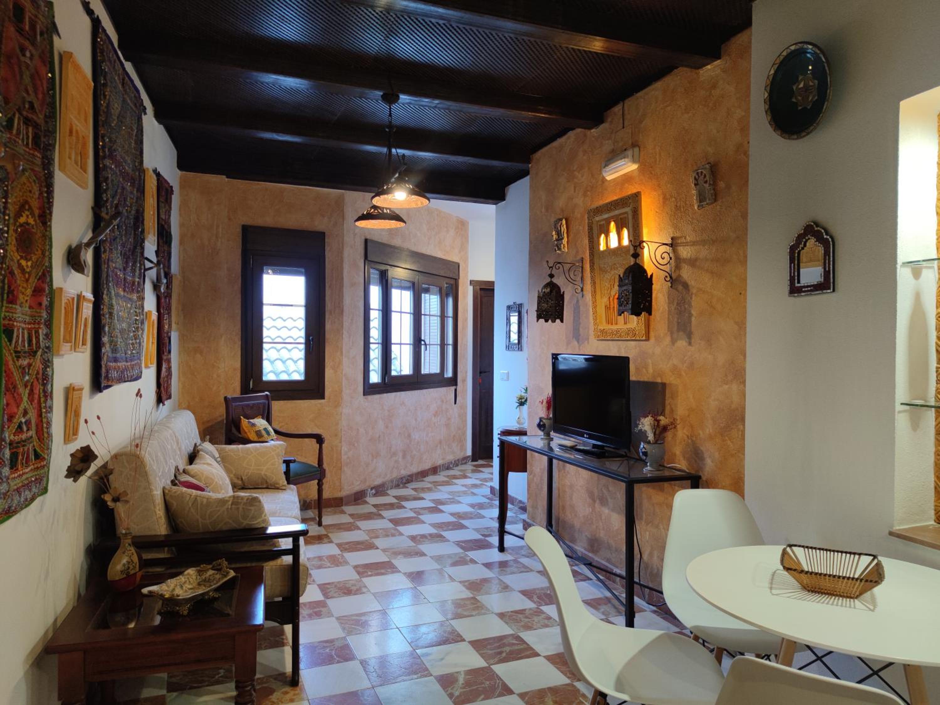 Apartment with Terrace - Photo 4