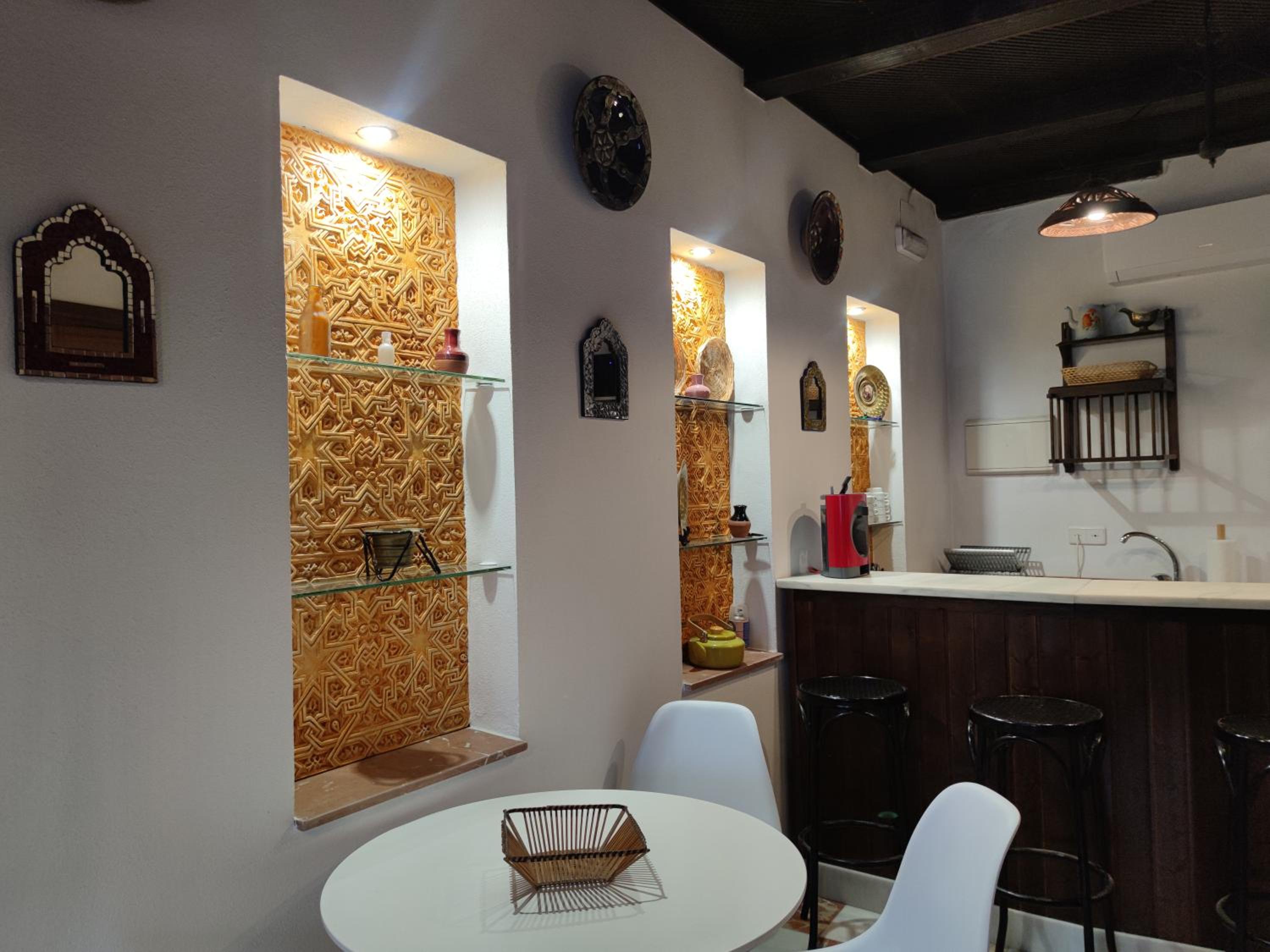 Apartment with Terrace - Photo 30