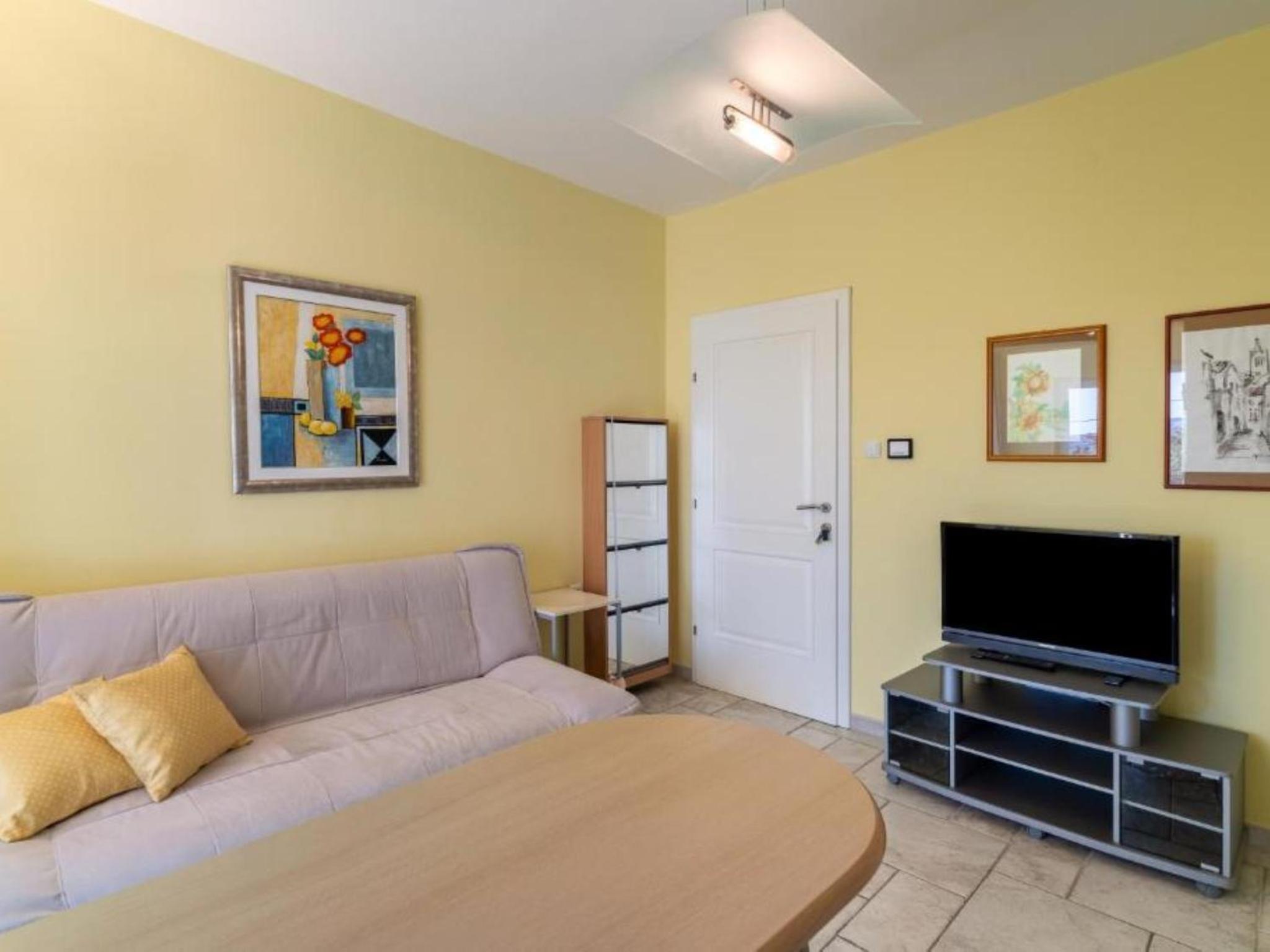 One Bedroom Apartment with Balcony and Sea View