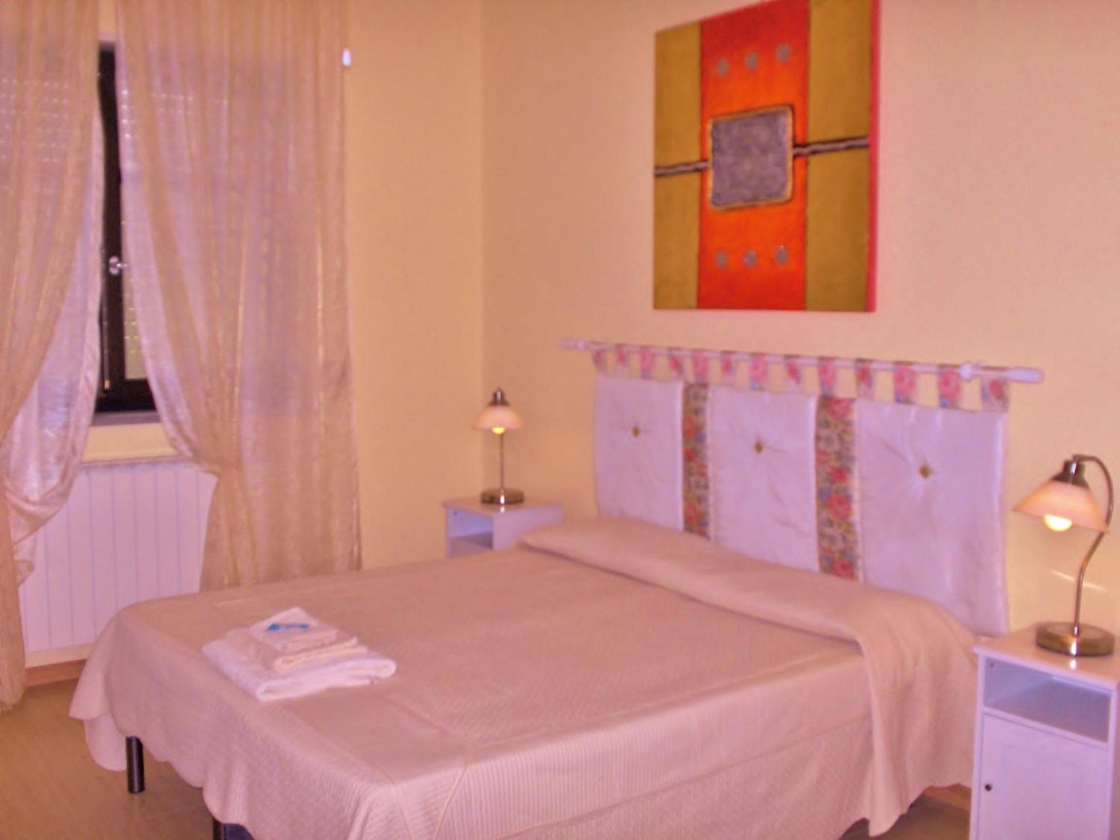 Double Room - Photo 2