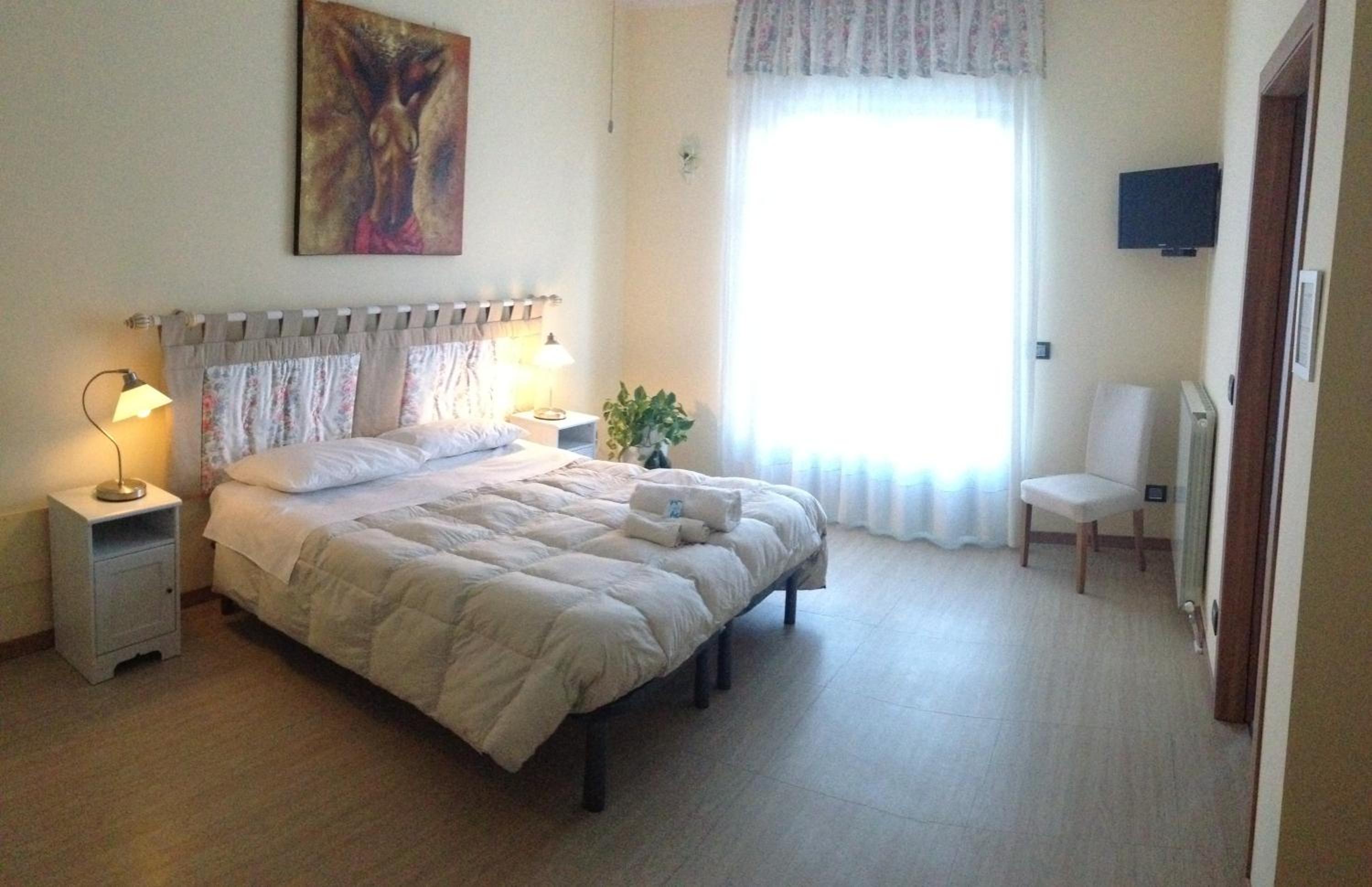 Double Room - Photo 3
