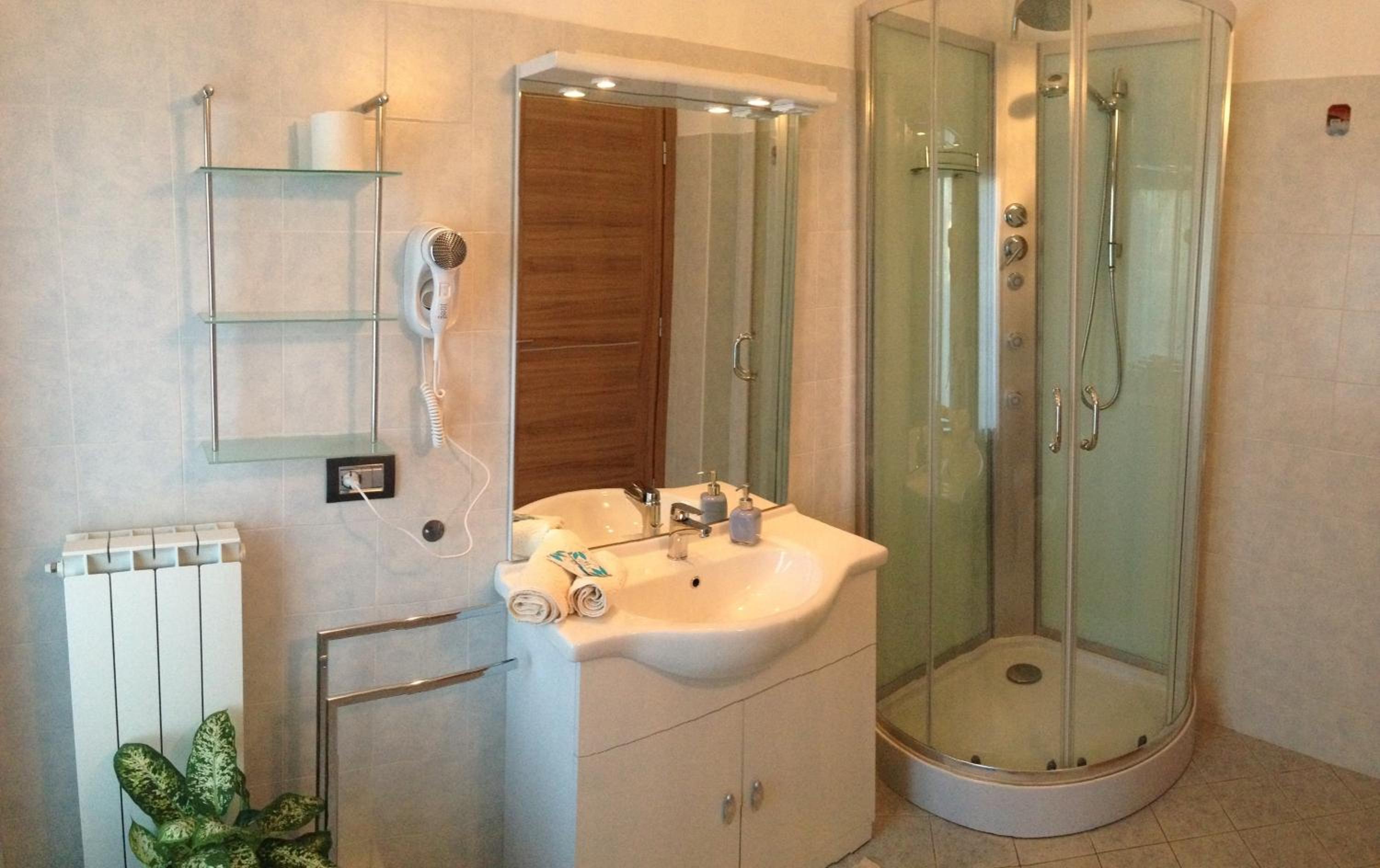 Double Room - Photo 4