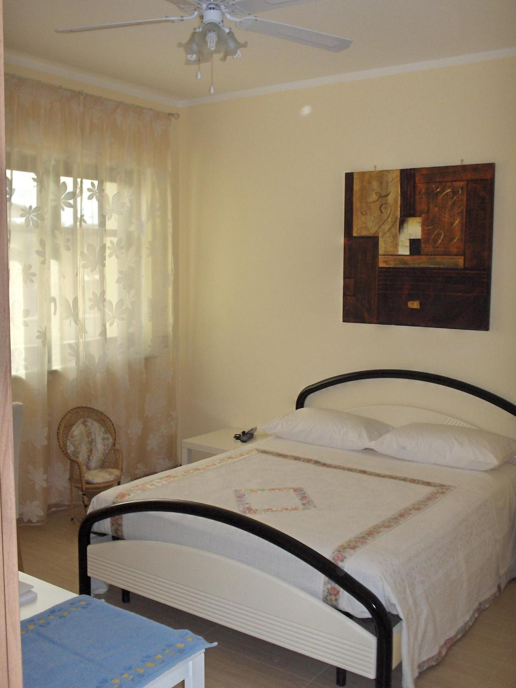 Double Room - Photo 5