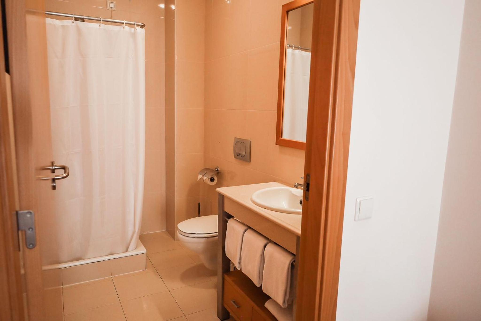 Double or Twin Room - Photo 4