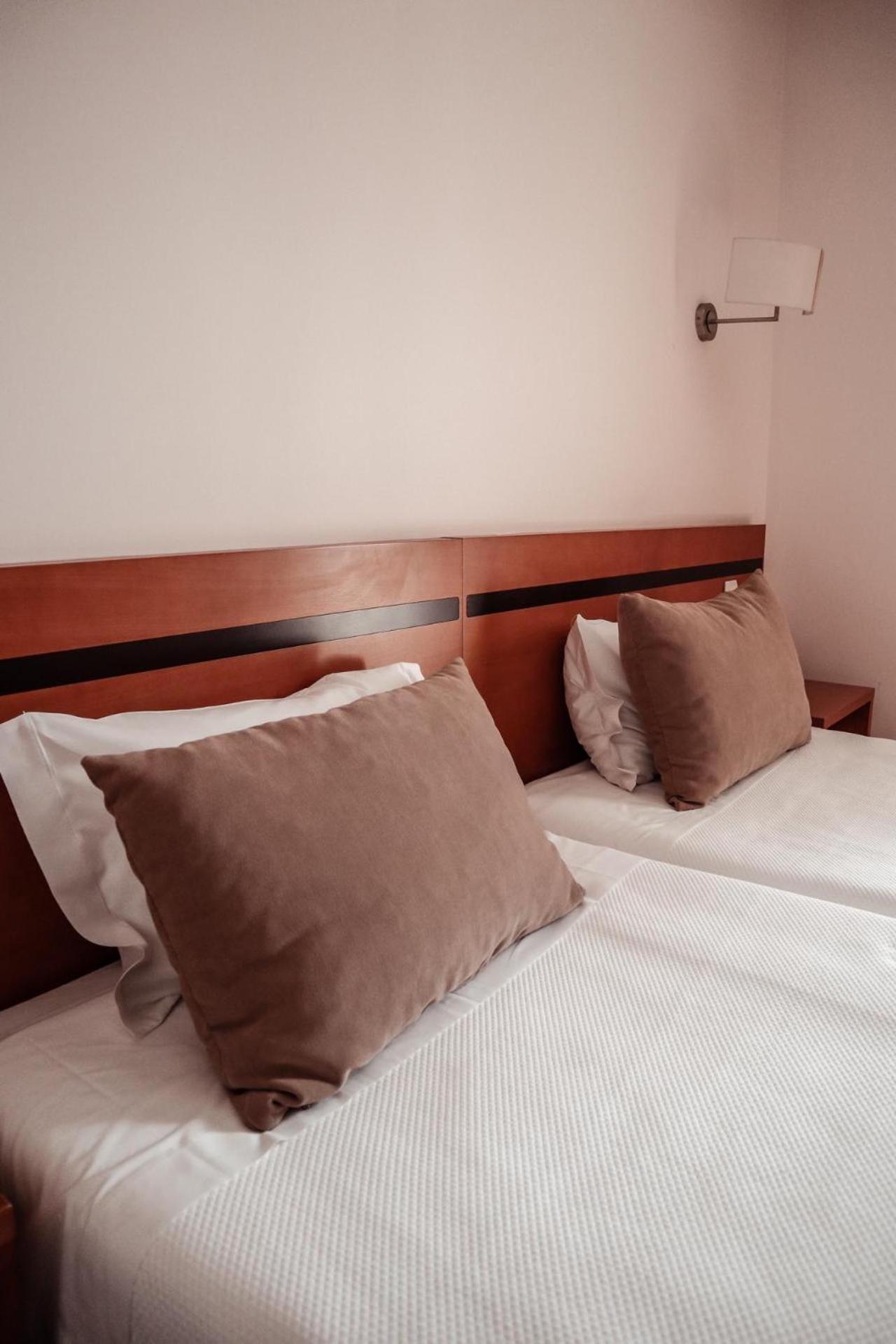 Double or Twin Room - Photo 10
