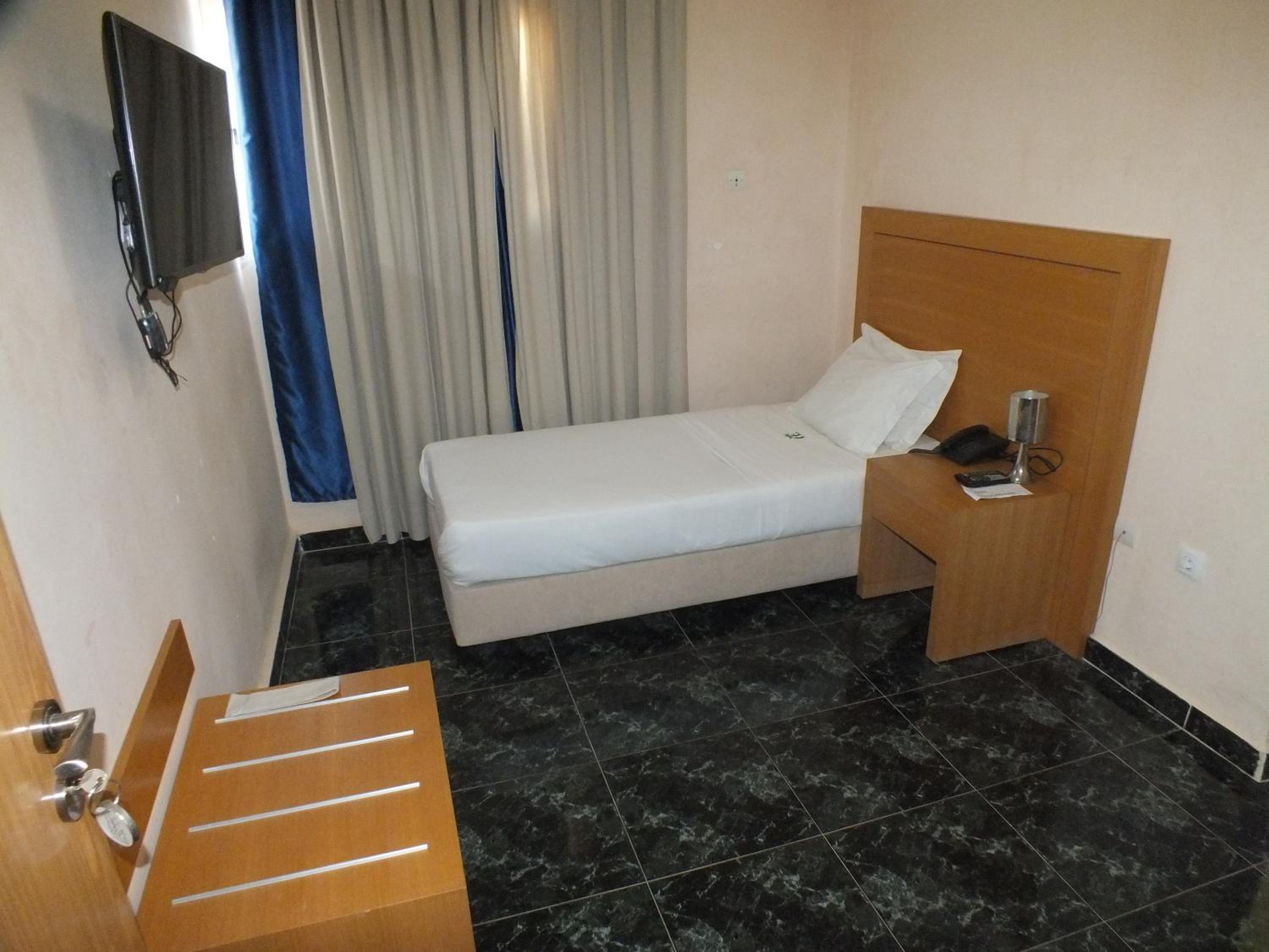 Single Room photo 3