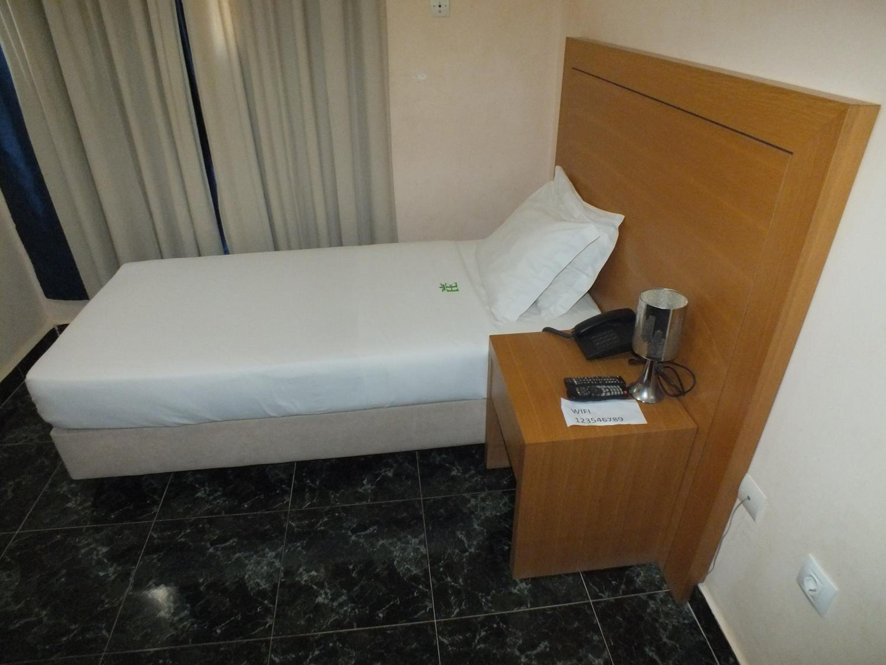 Single Room photo 2