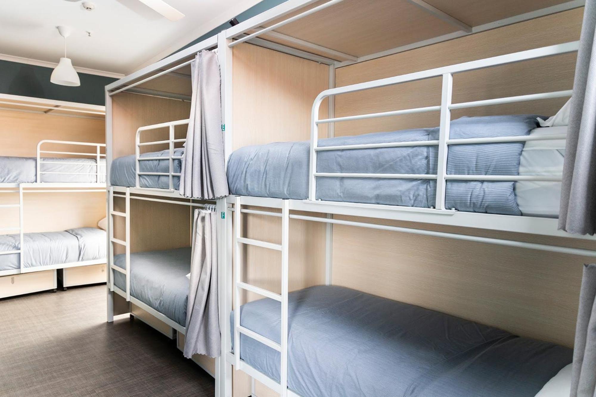 Bed in 6-Bed Mixed Dormitory Room with Shared Bathroom (Ages 18-40 years) photo 1
