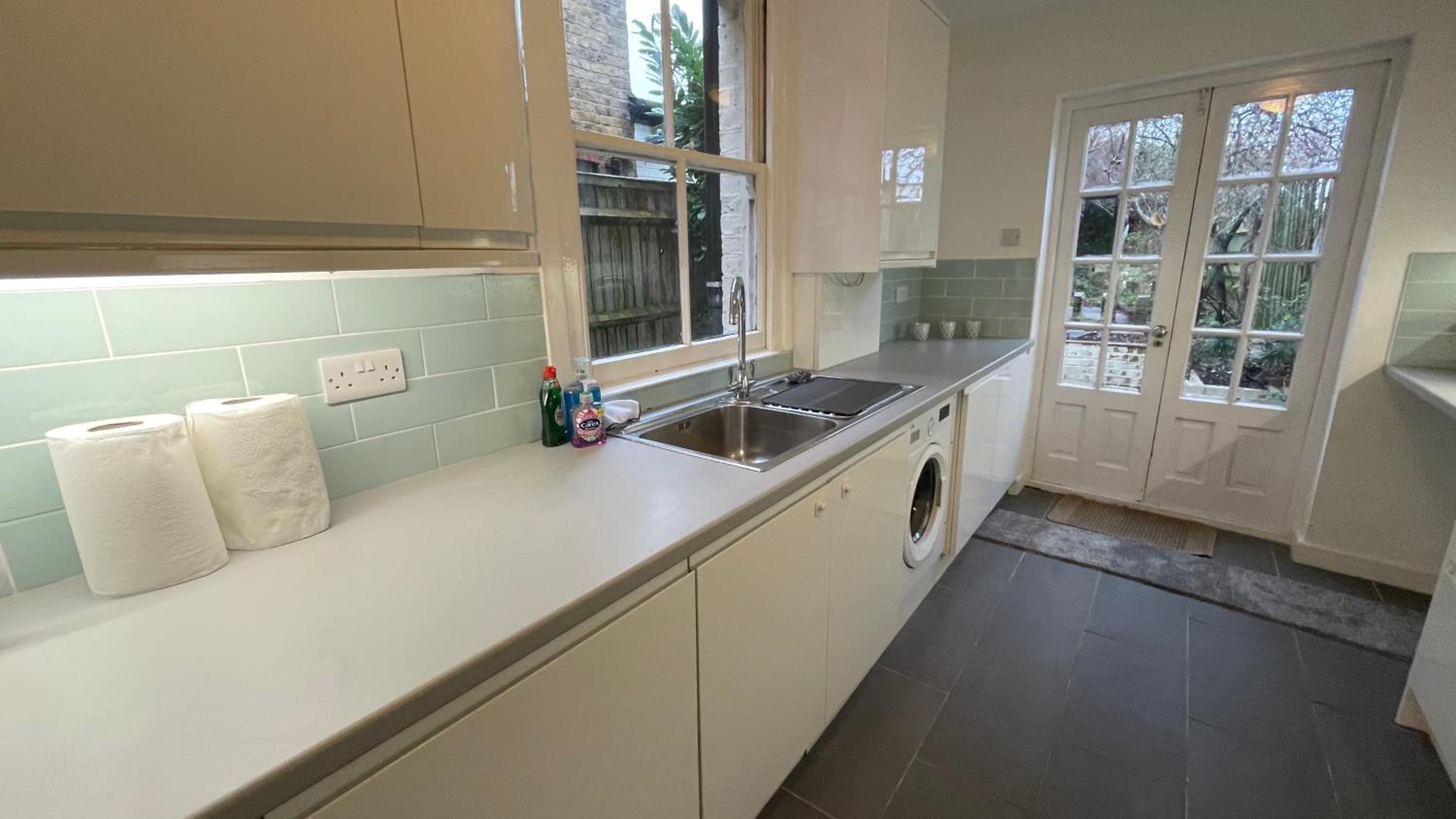 Three-Bedroom House photo 2