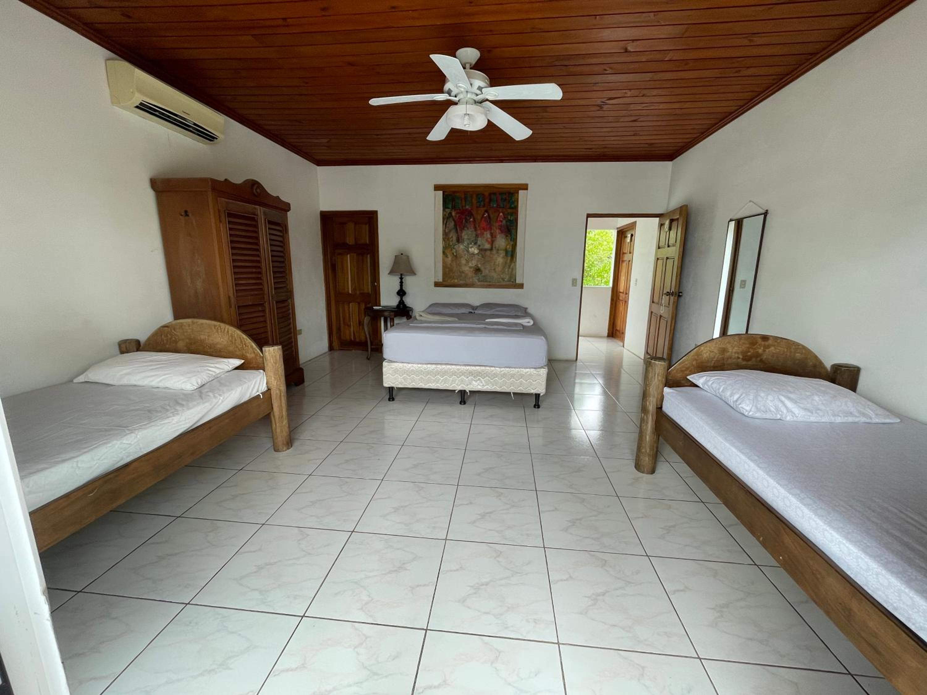 Family Room with Balcony photo 3