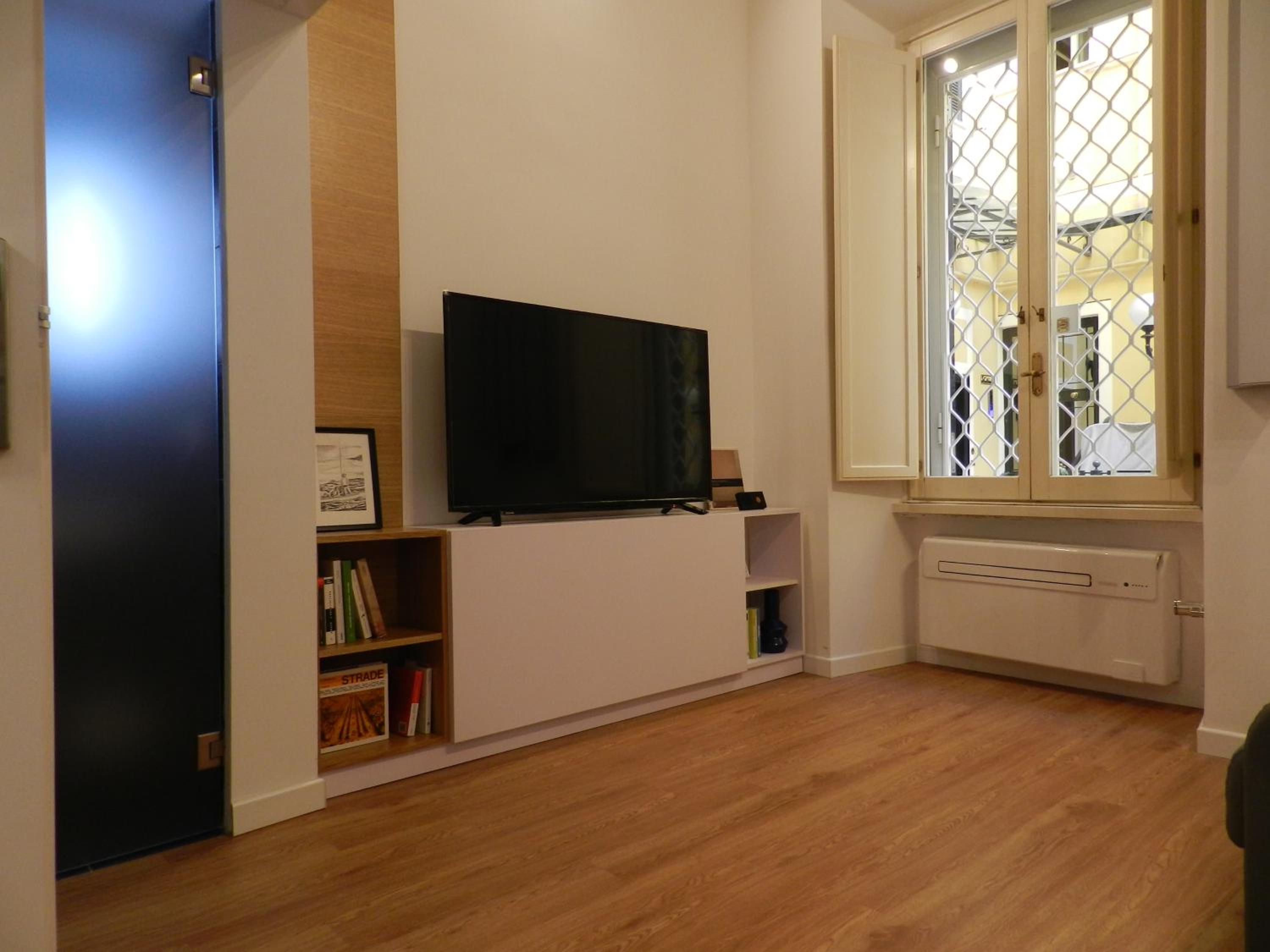 Apartment photo 2