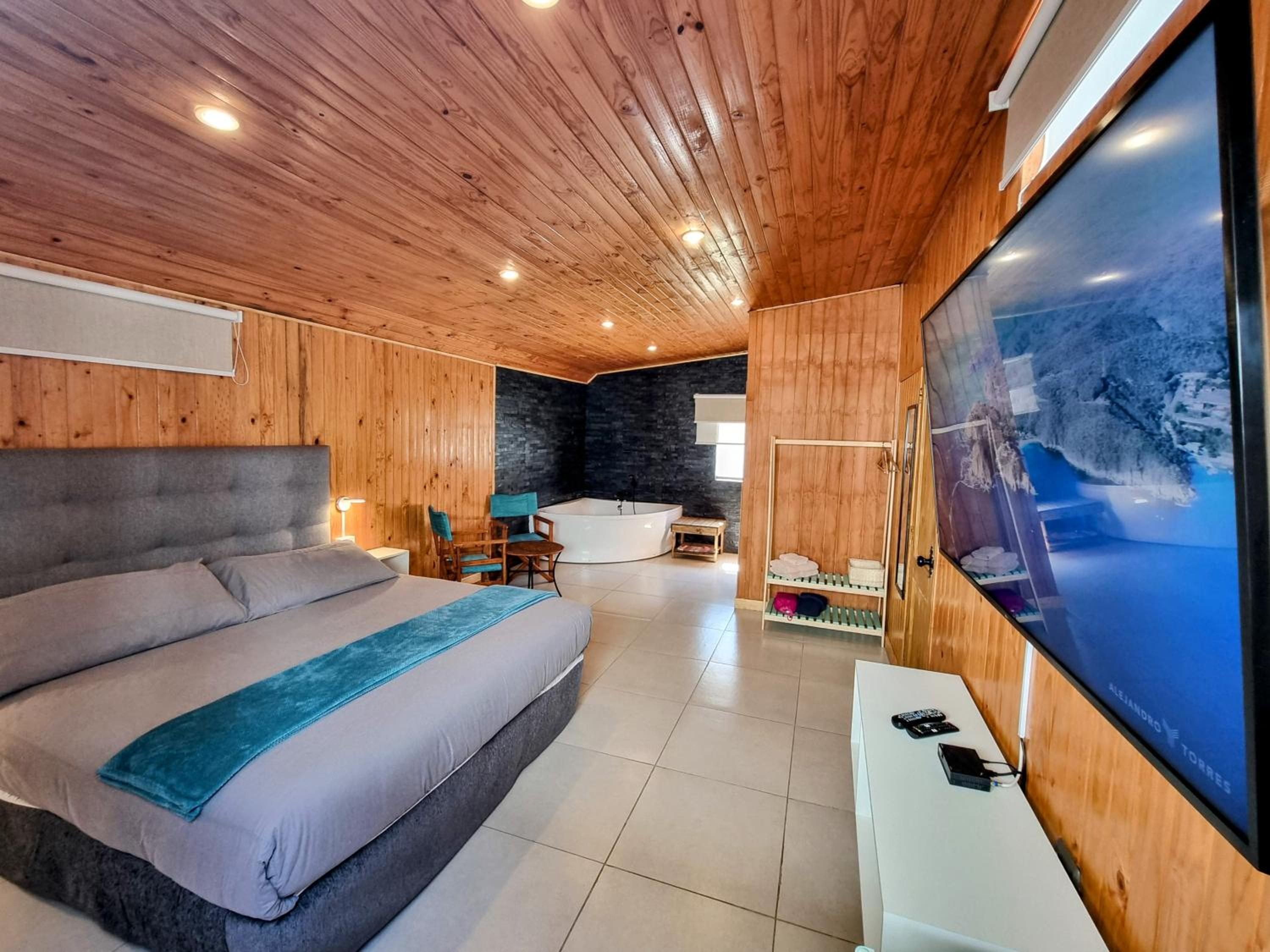 Superior Bungalow photo 2
