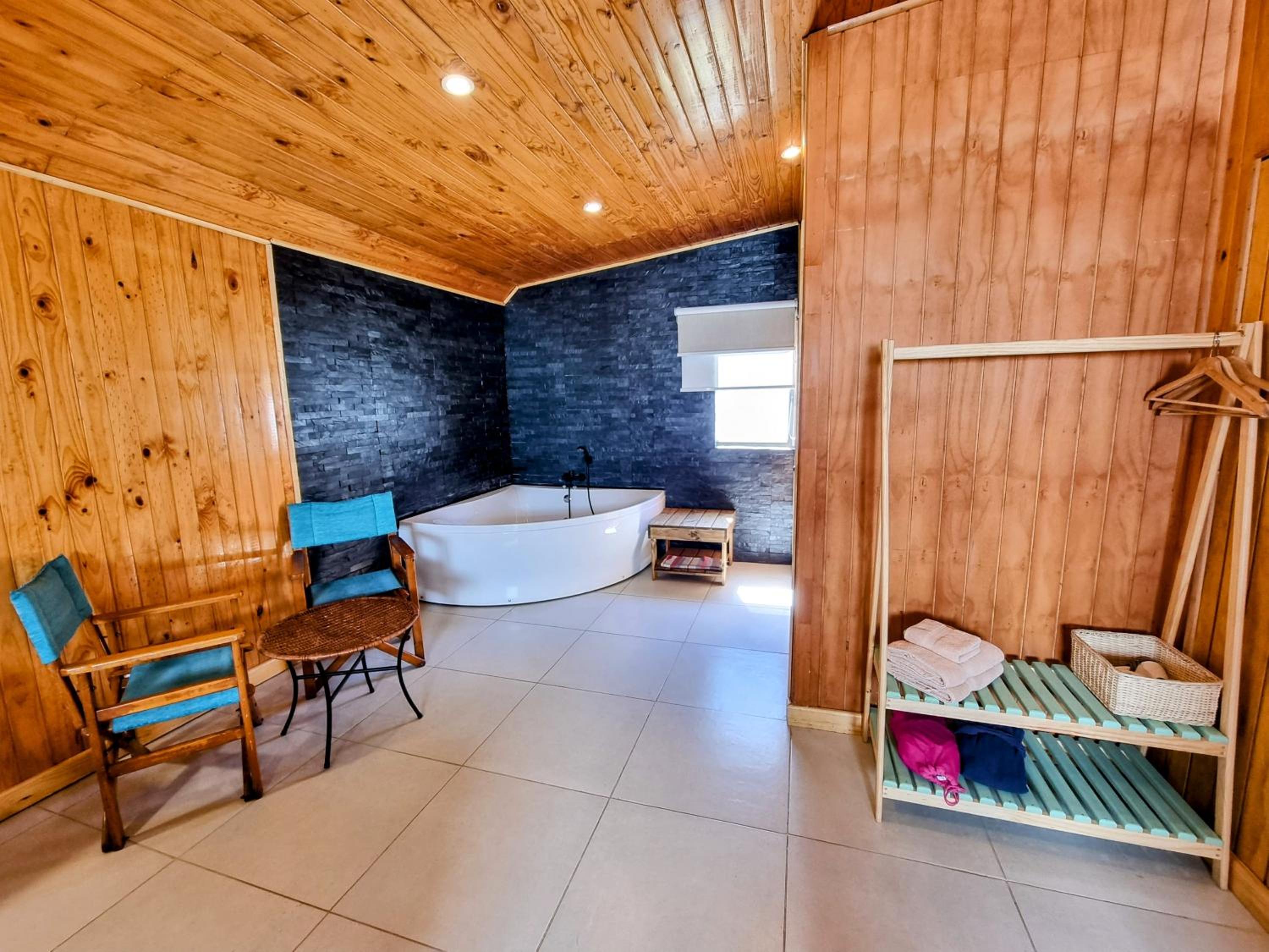 Superior Bungalow photo 3