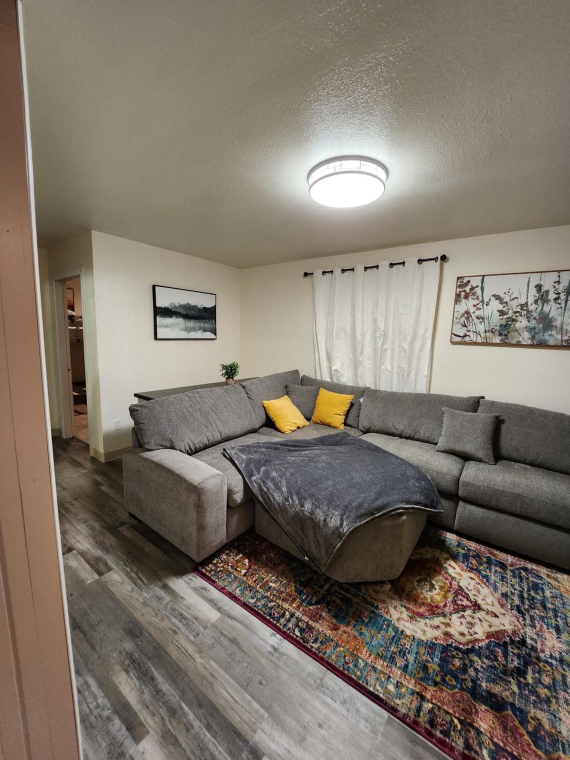 Three-Bedroom Apartment photo 3
