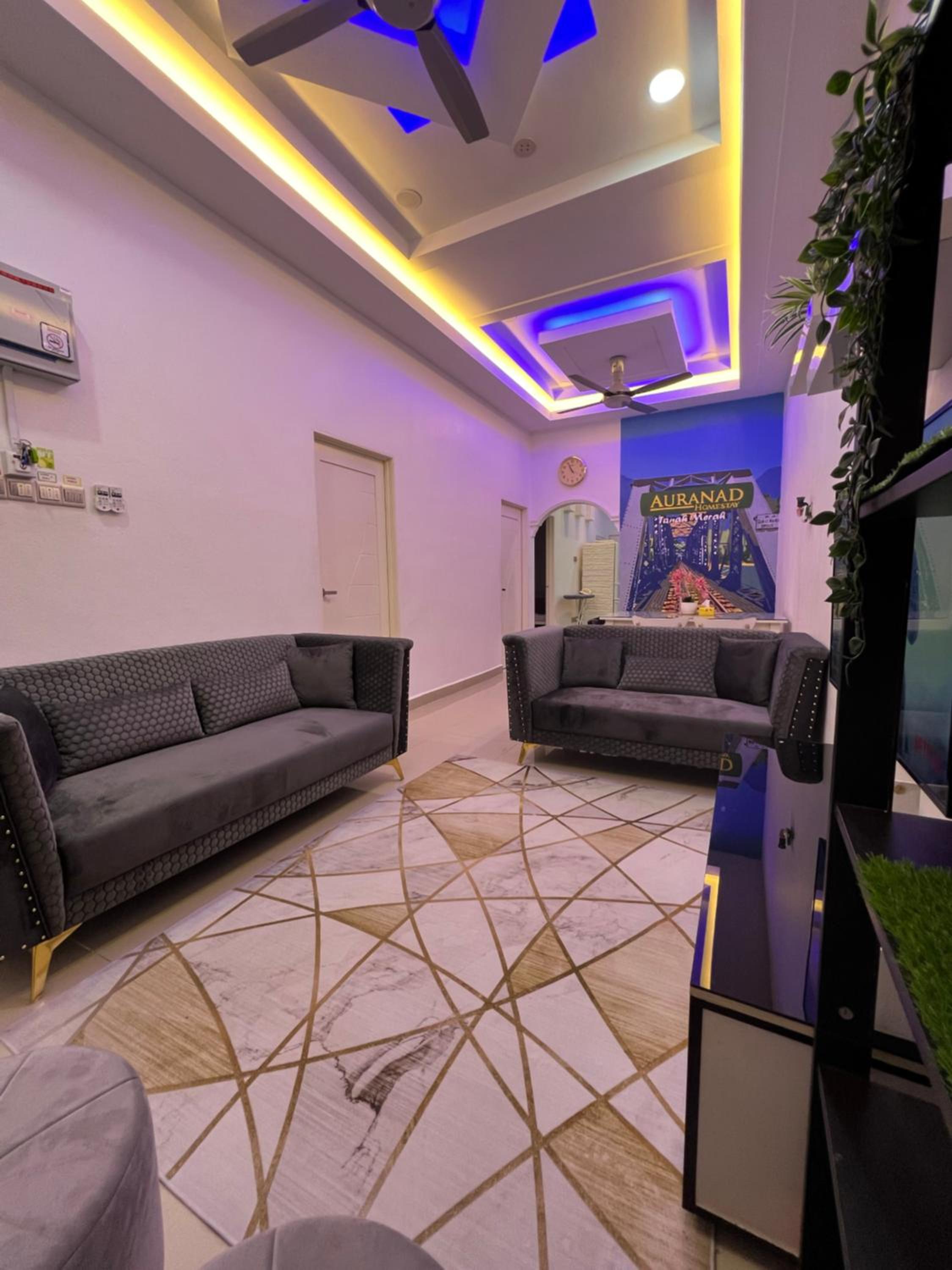 Entire House with Three Bedroom  photo 1