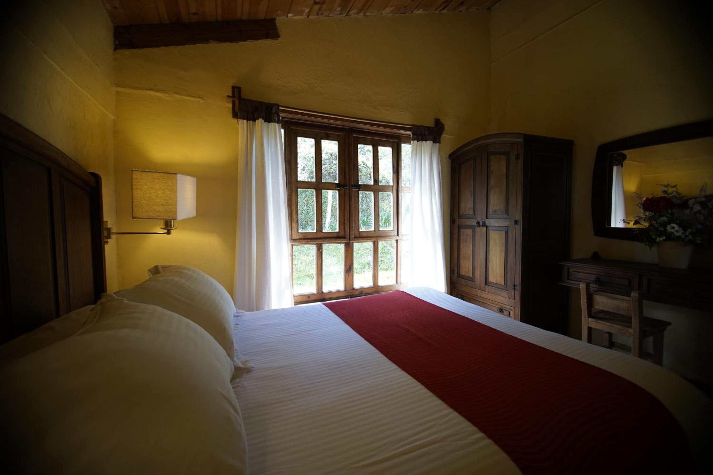 Two-Bedroom Cottage - Photo 4