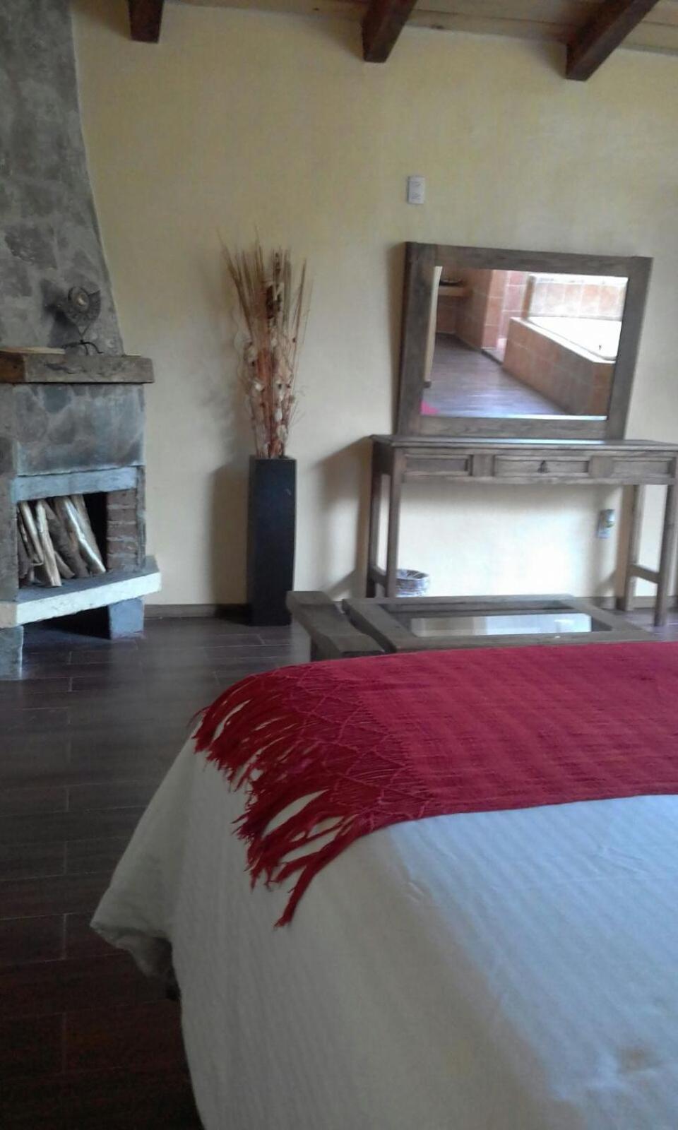 King Suite with Spa Bath - Photo 1
