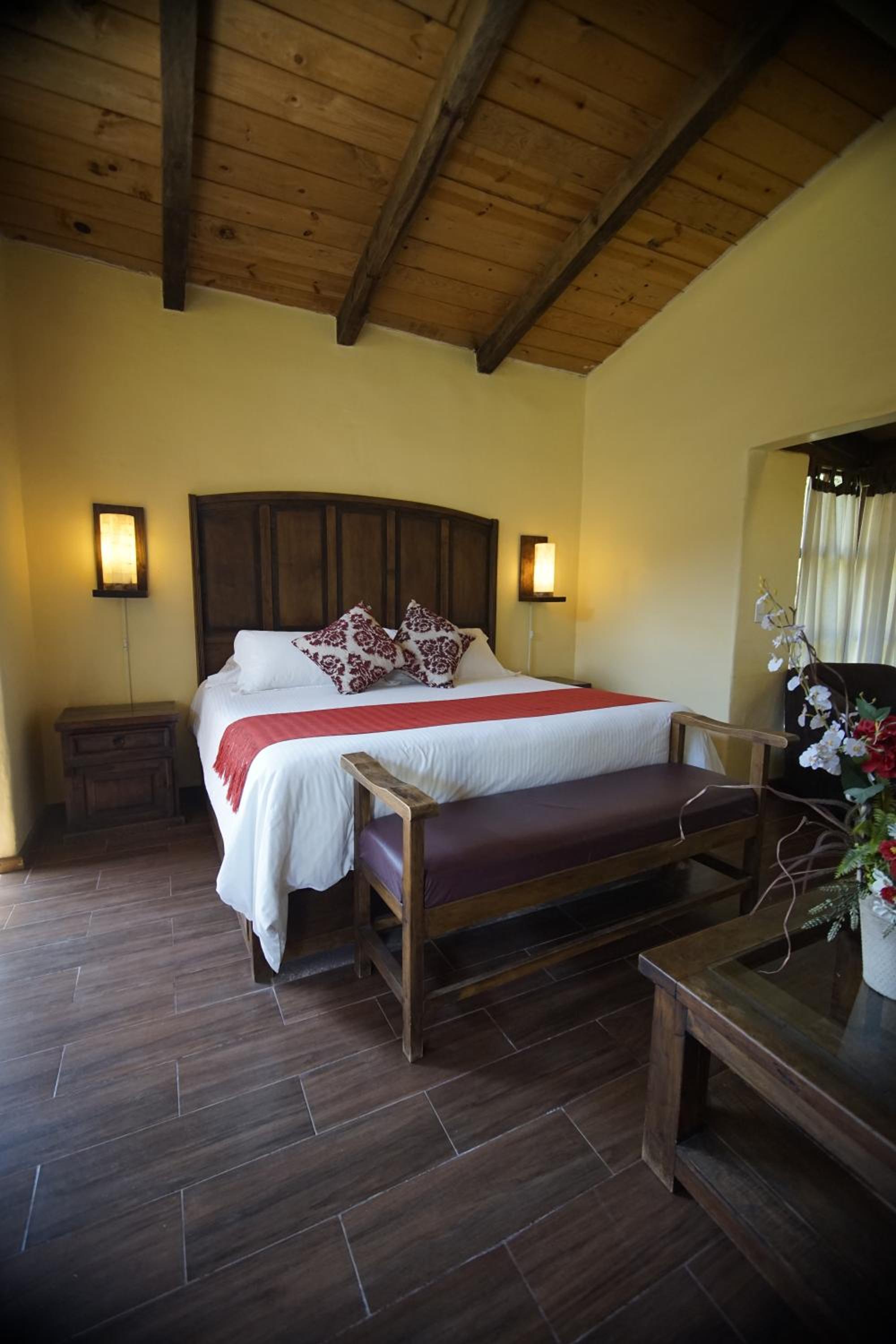 King Suite with Spa Bath - Photo 6